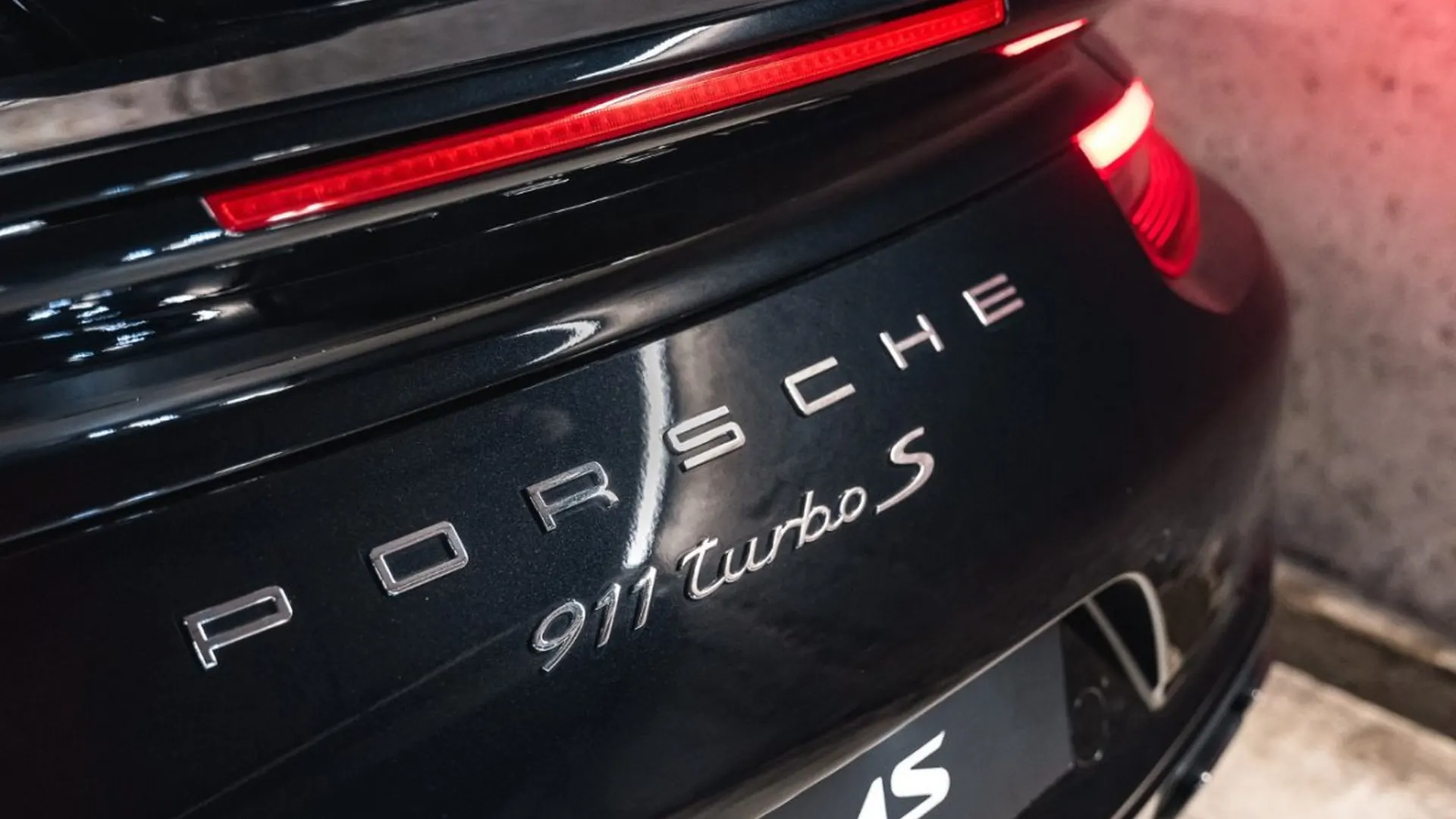 Porsche 911 — photo 18