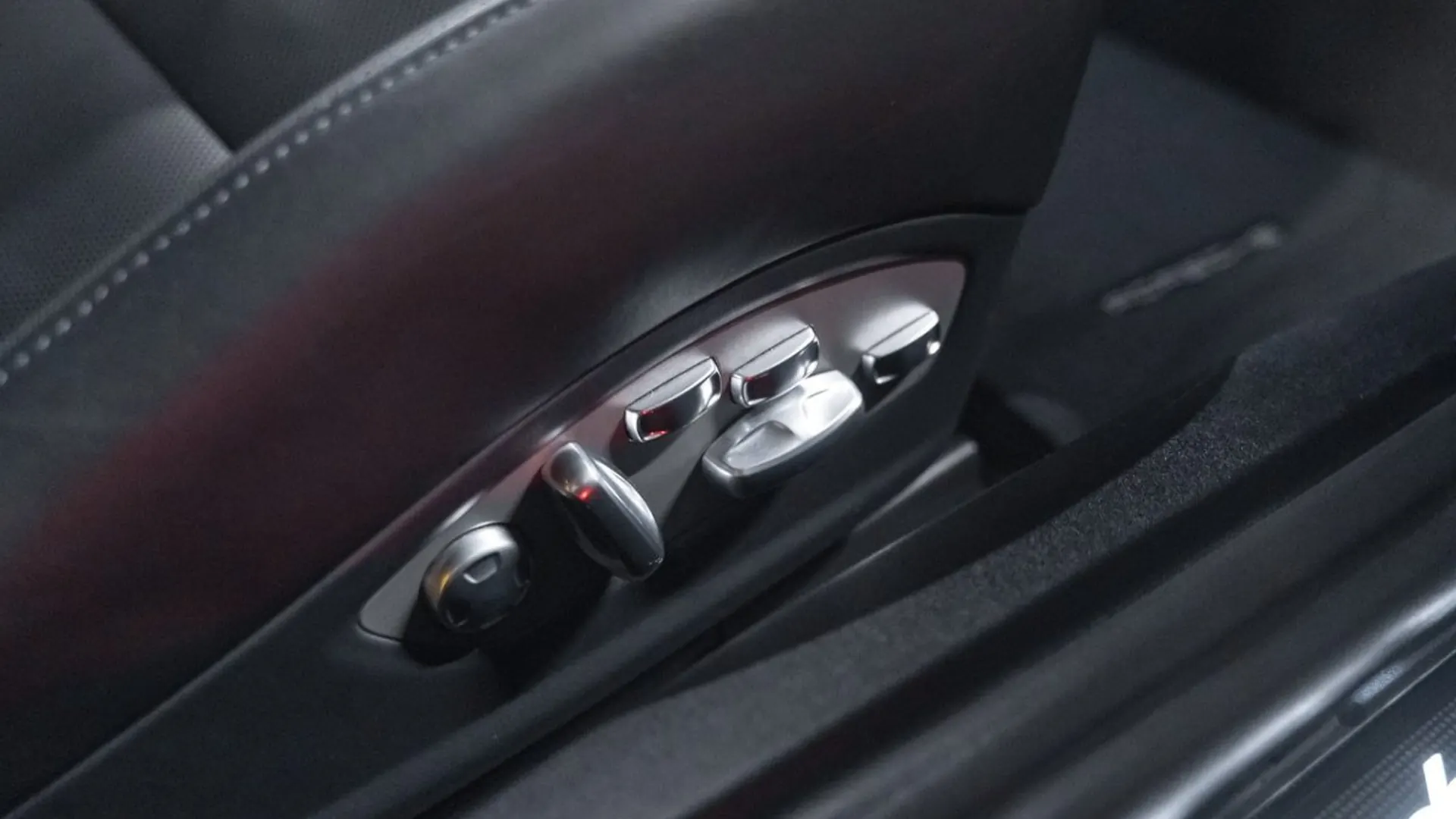 Porsche 911 — photo 25