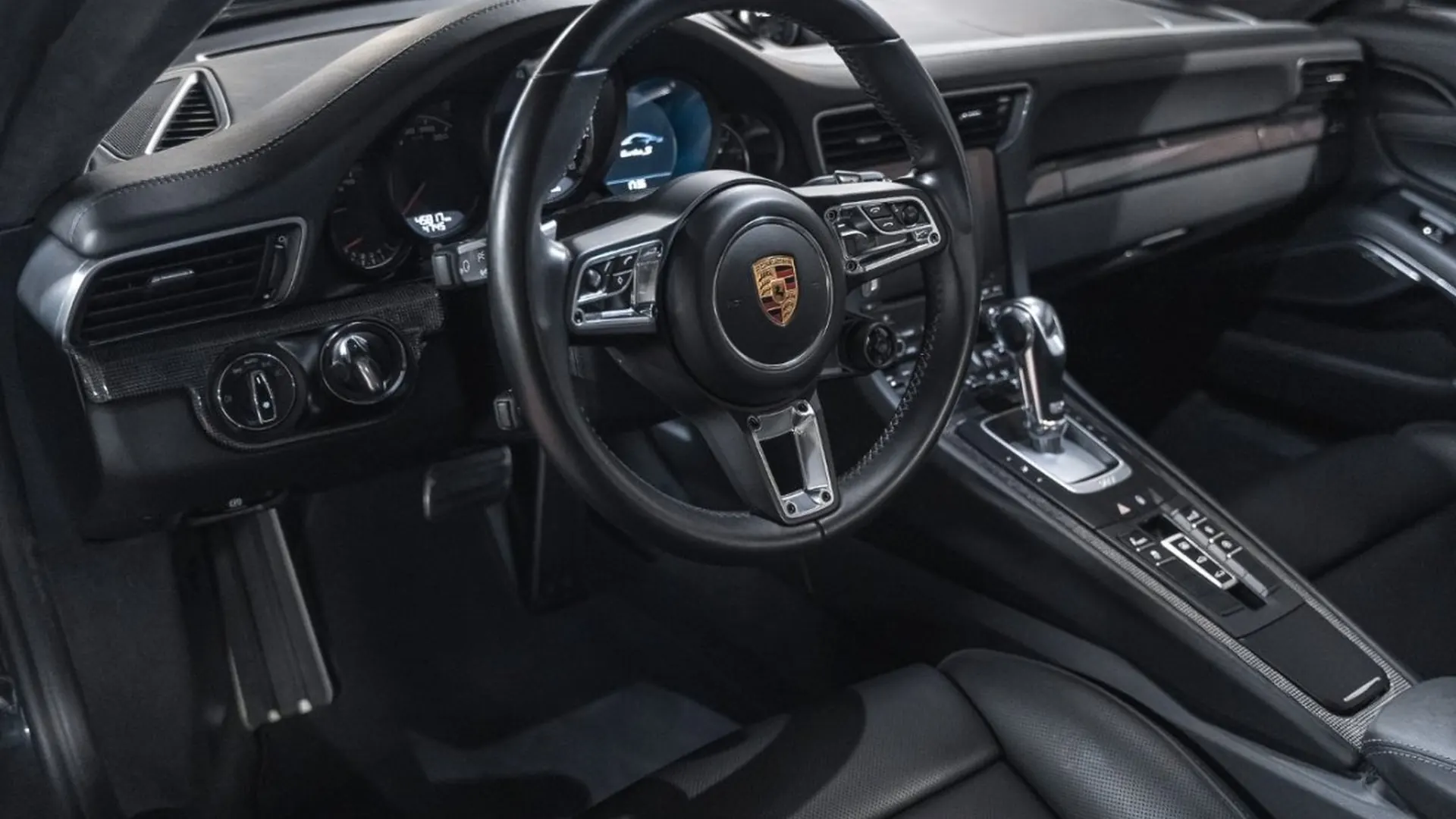 Porsche 911 — photo 29