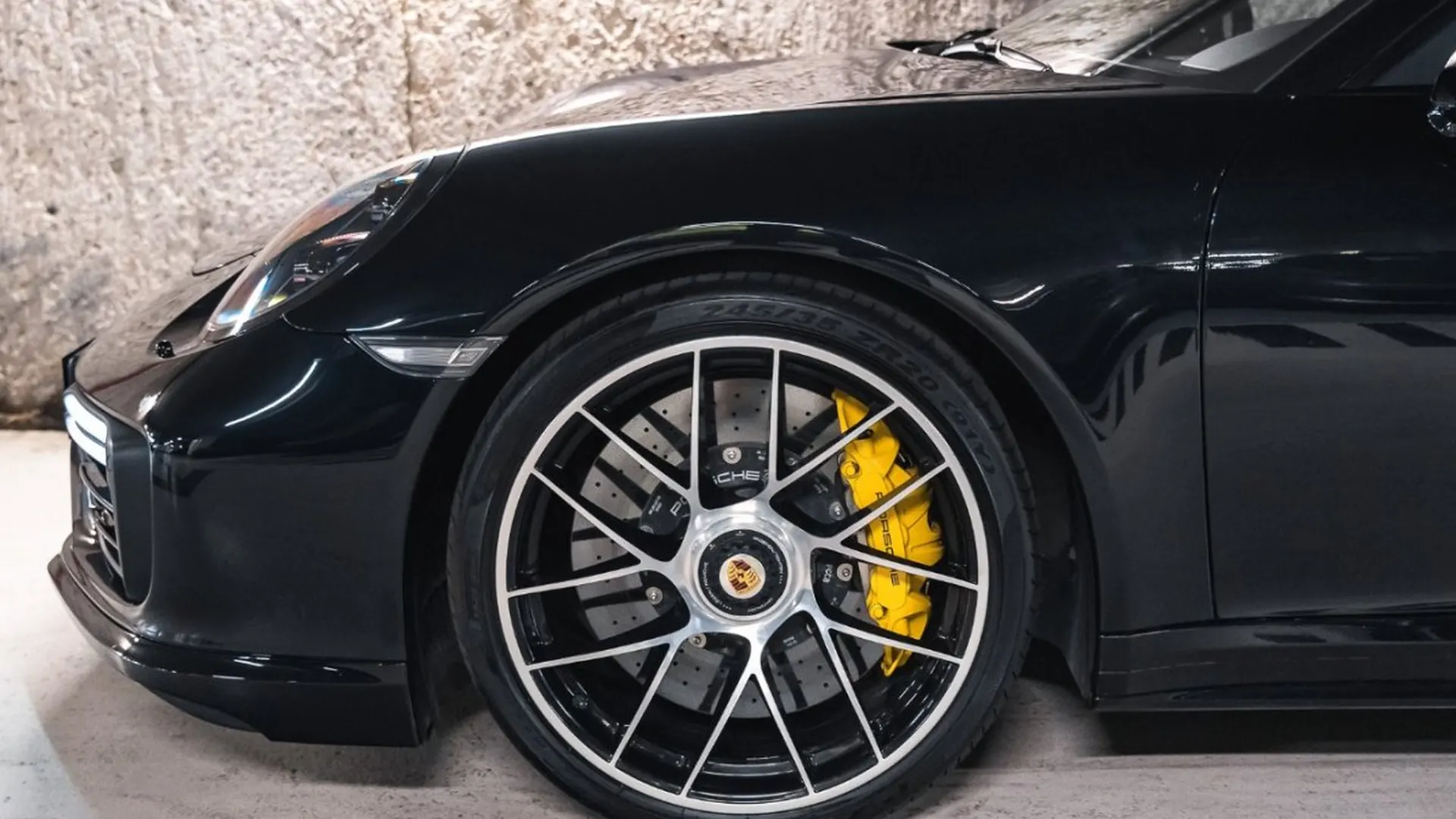 Porsche 911 — photo 11