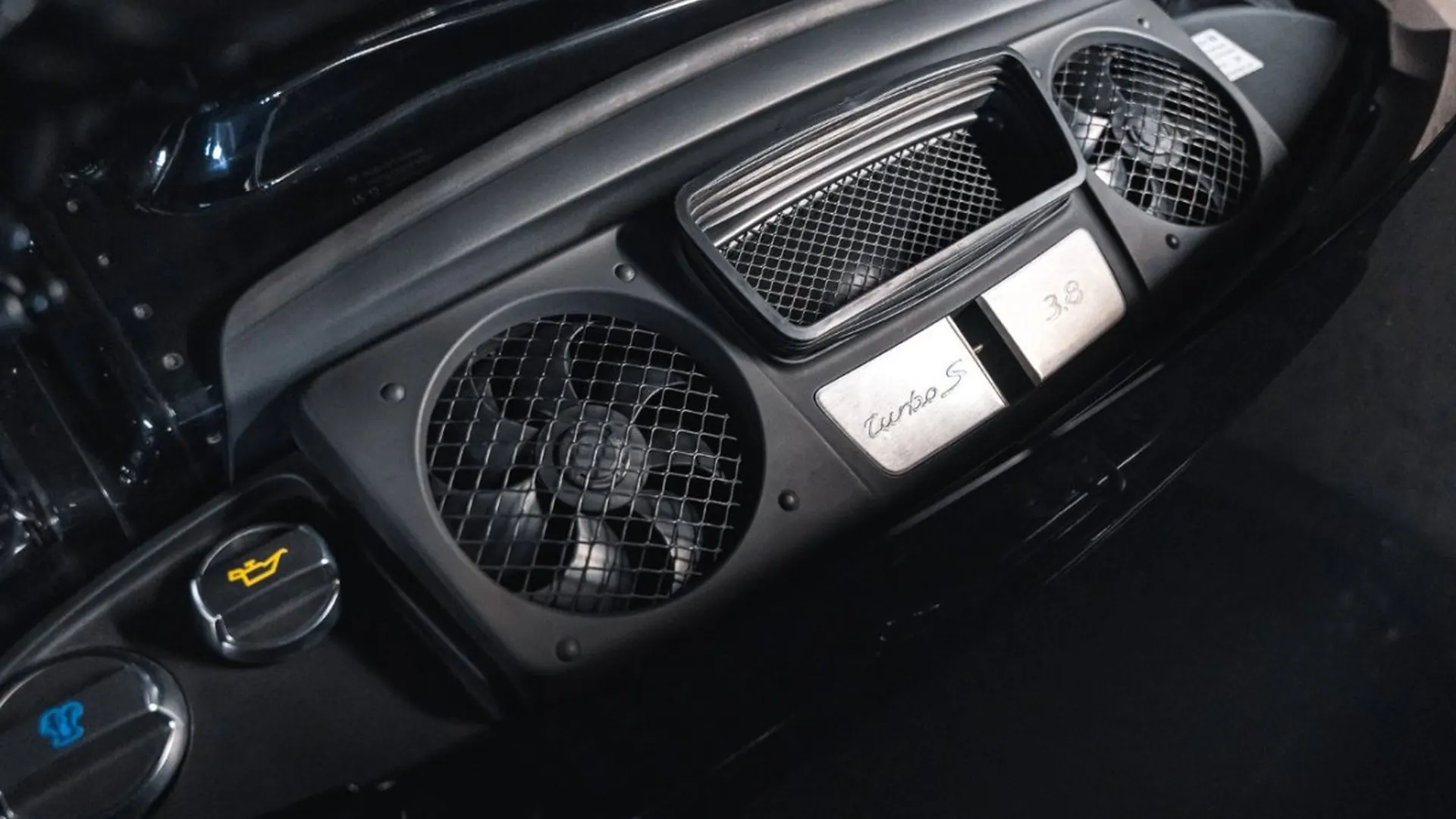 Porsche 911 — photo 15