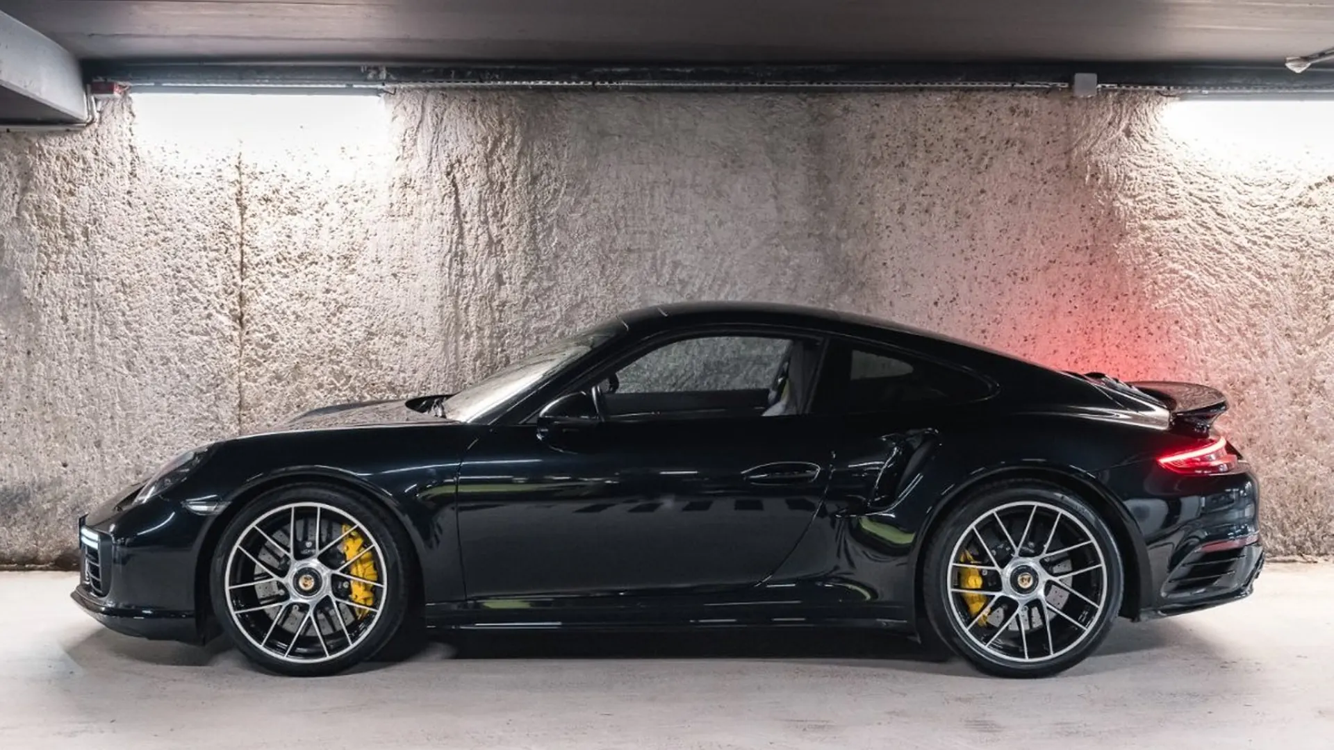 Porsche 911 — photo 9
