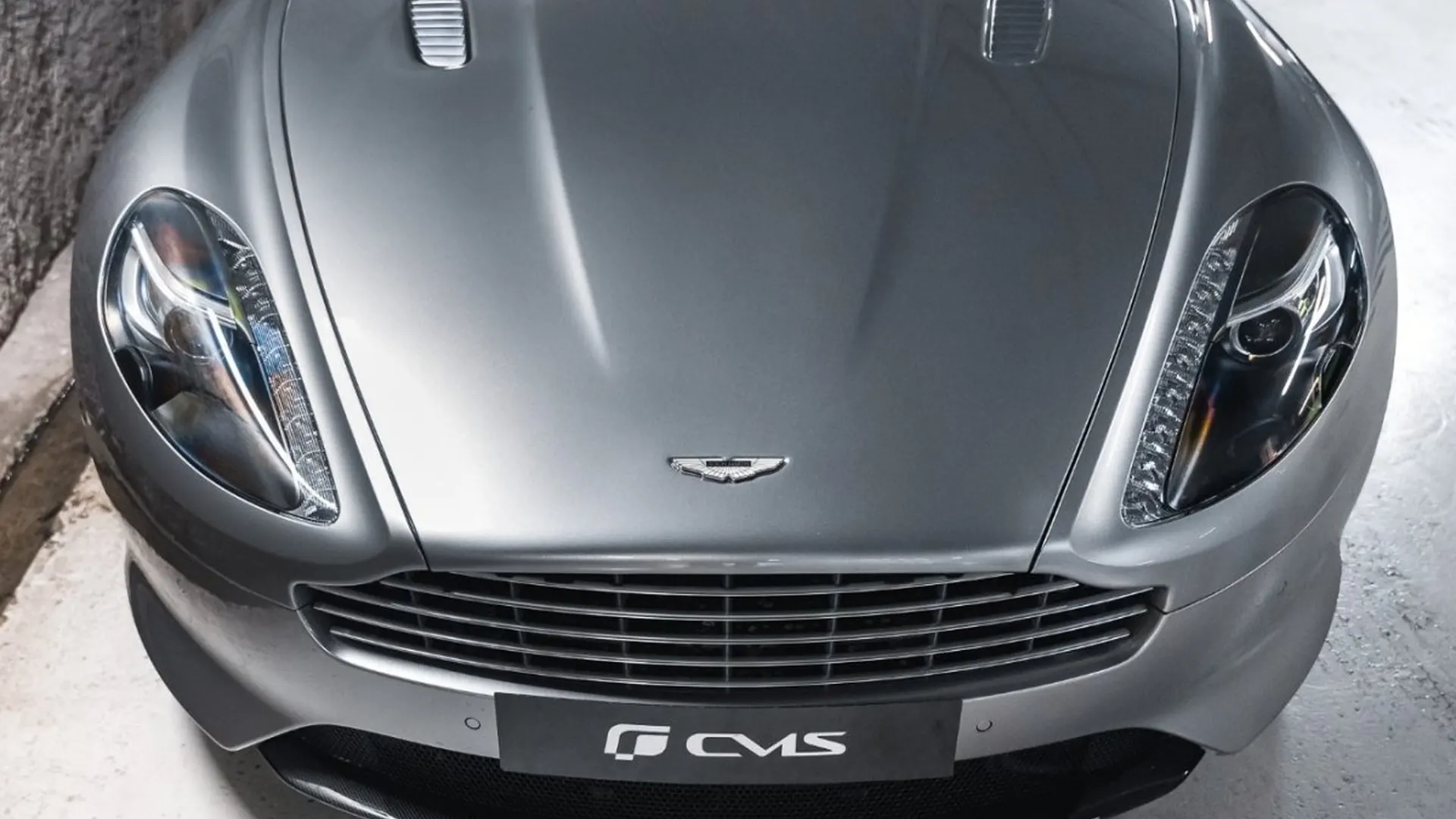 Aston Martin DB9 — photo 3