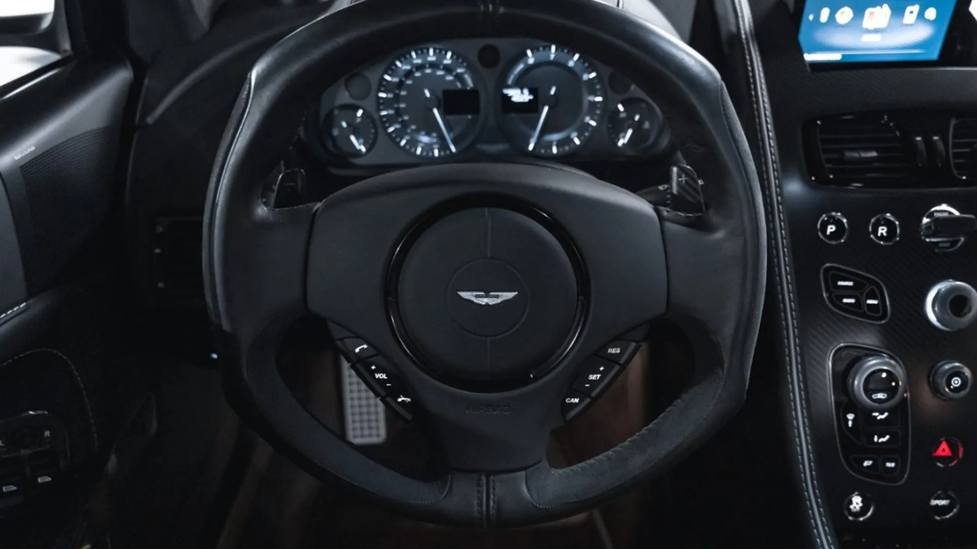 Aston Martin DB9 — photo 30
