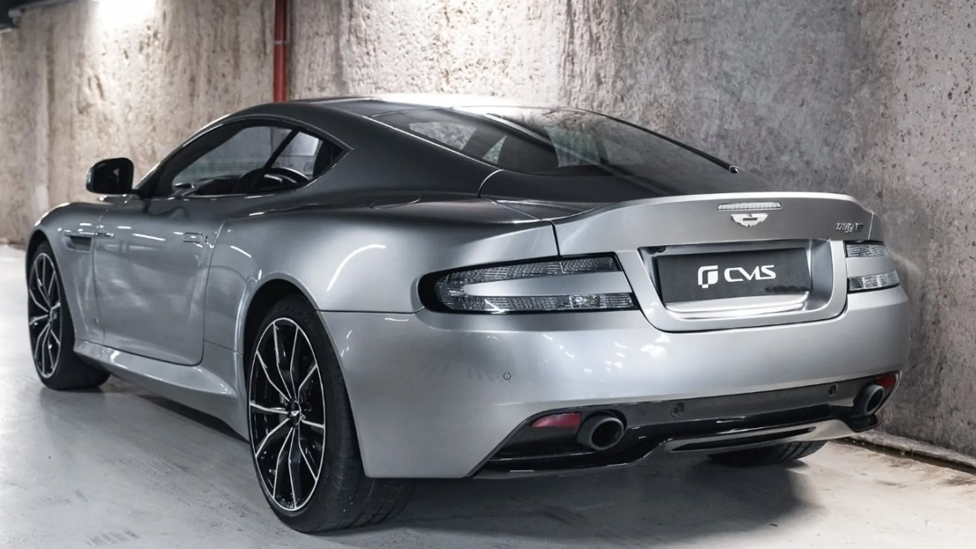 Aston Martin DB9 — photo 13
