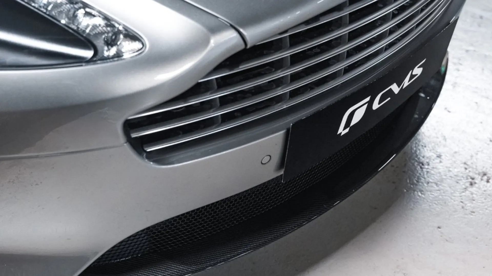 Aston Martin DB9 — photo 7