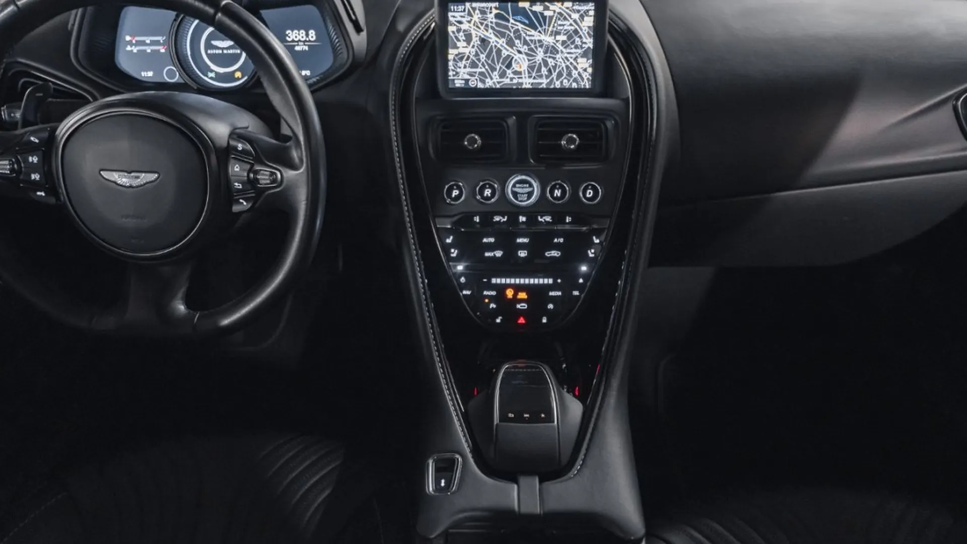 Aston Martin DB11 — photo 35