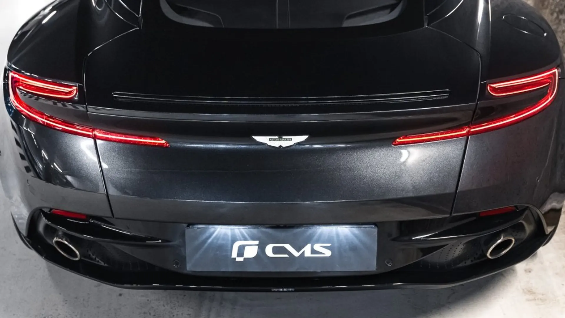 Aston Martin DB11 — photo 21
