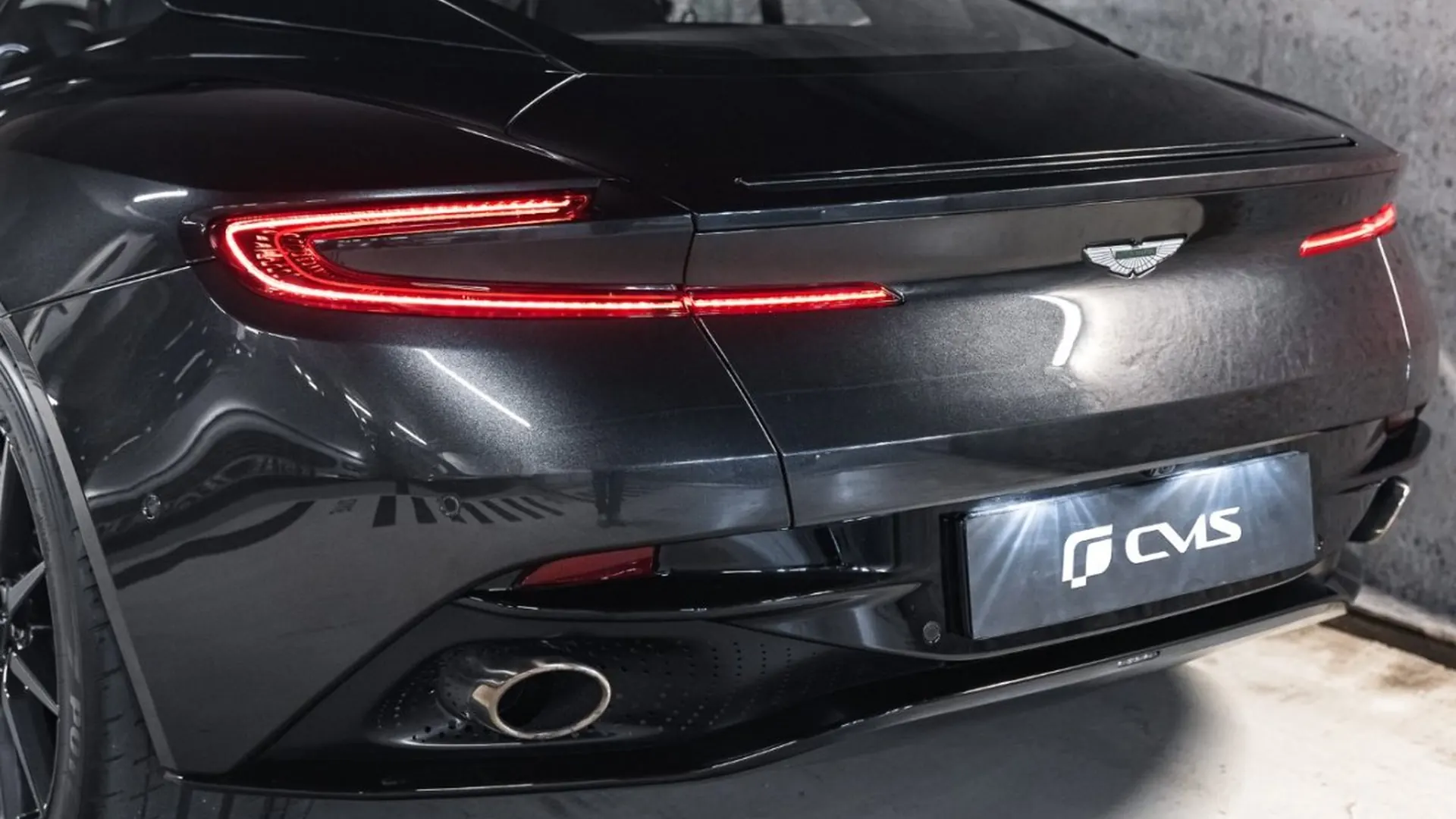 Aston Martin DB11 — photo 17