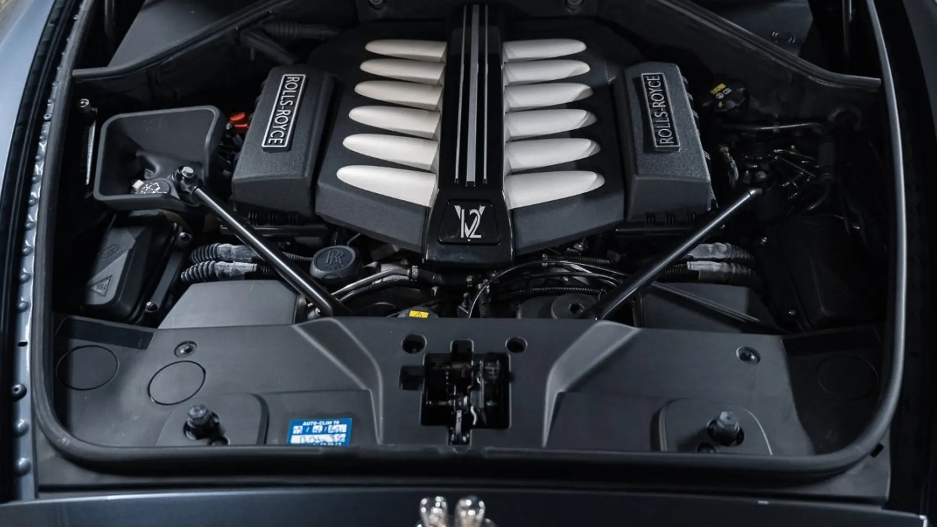 Rolls-Royce Ghost — photo 50