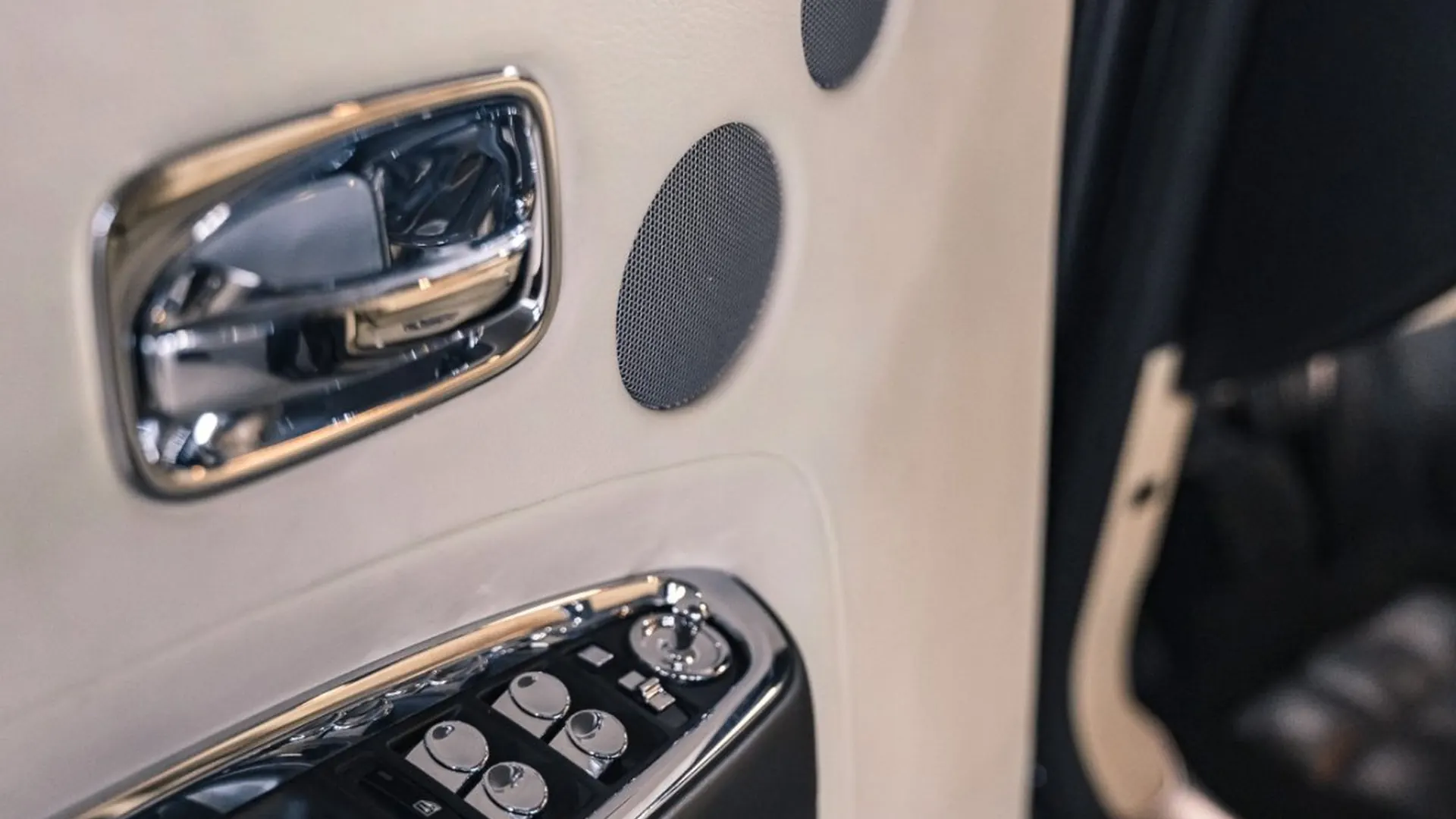 Rolls-Royce Ghost — photo 21