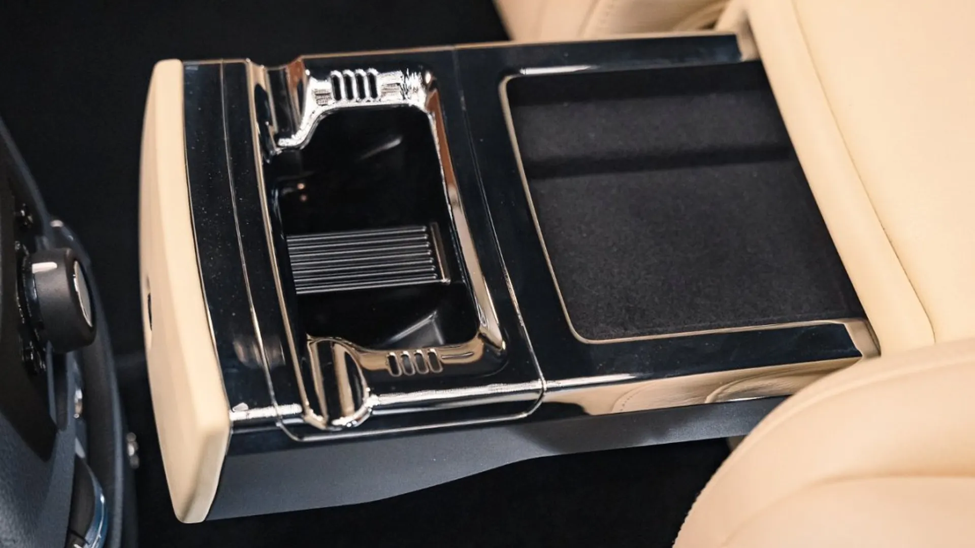 Rolls-Royce Ghost — photo 49