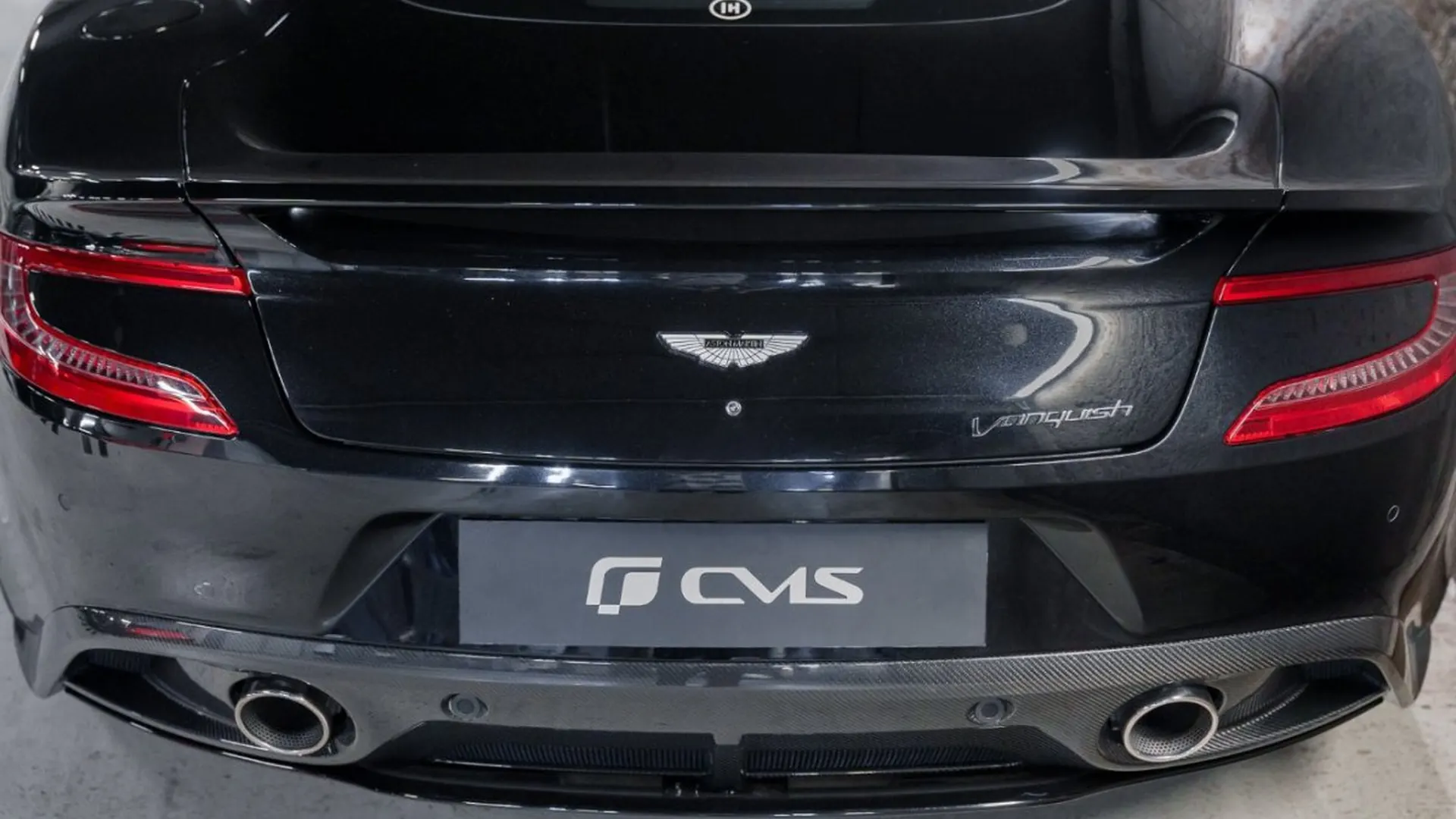Aston Martin Vanquish — photo 20