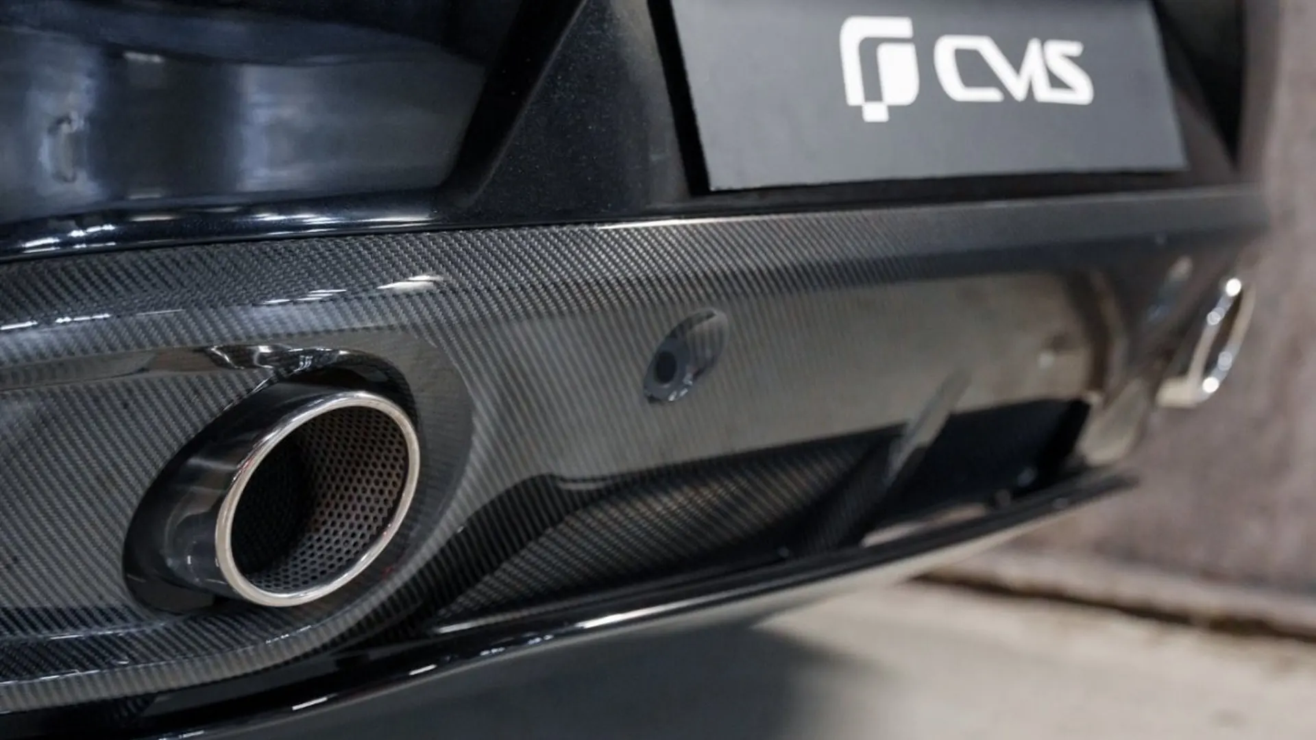 Aston Martin Vanquish — photo 18