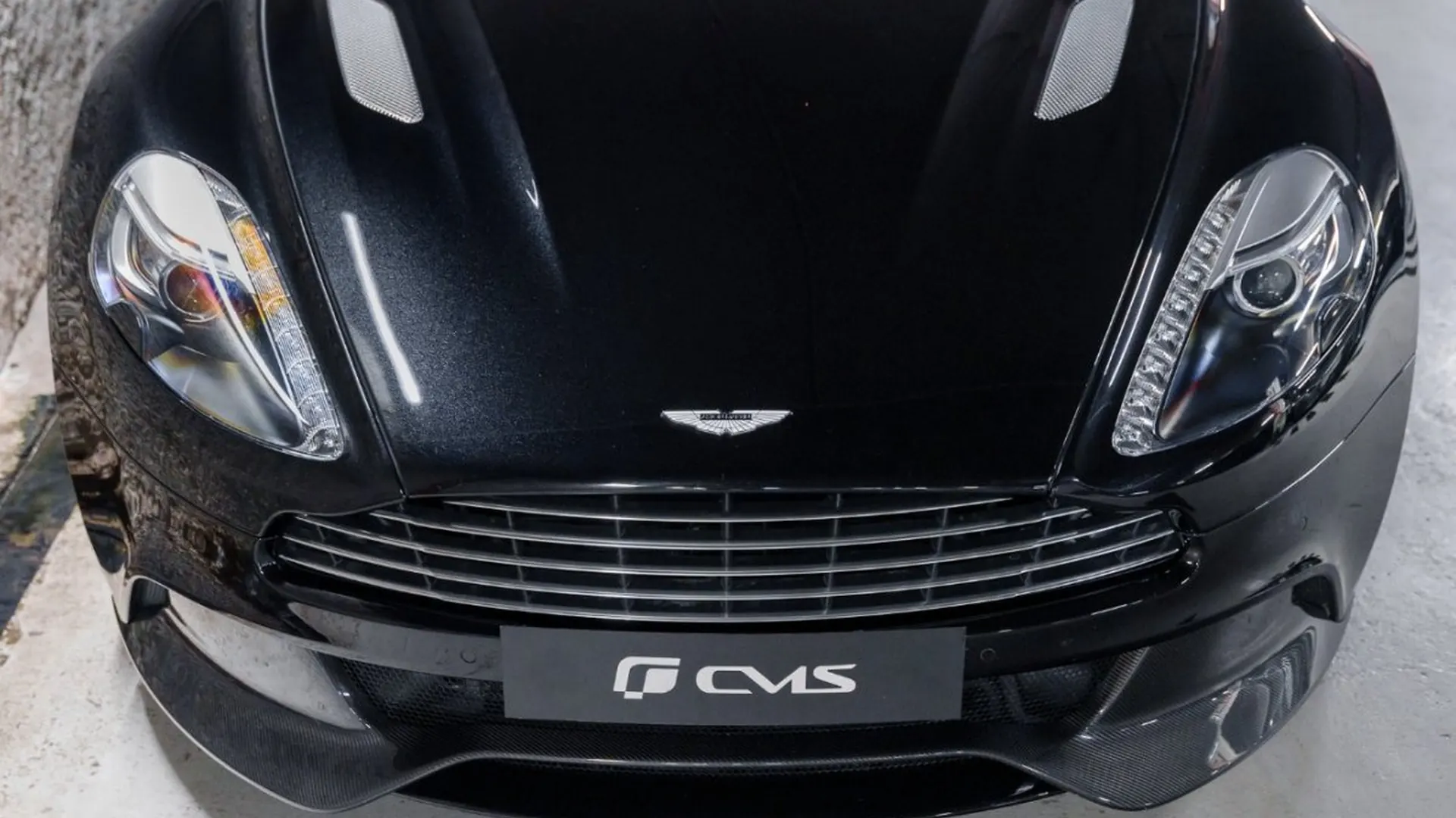 Aston Martin Vanquish — photo 3