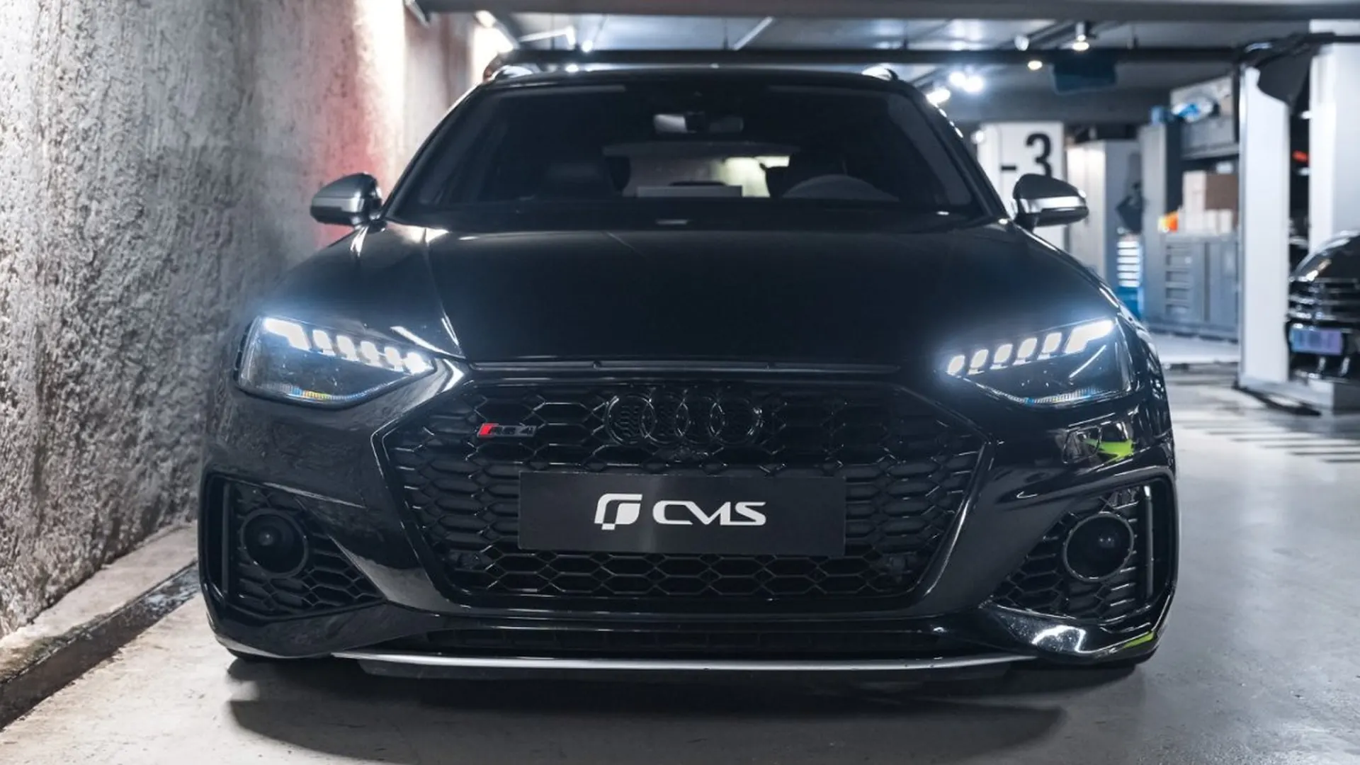 Audi RS4 — photo 2
