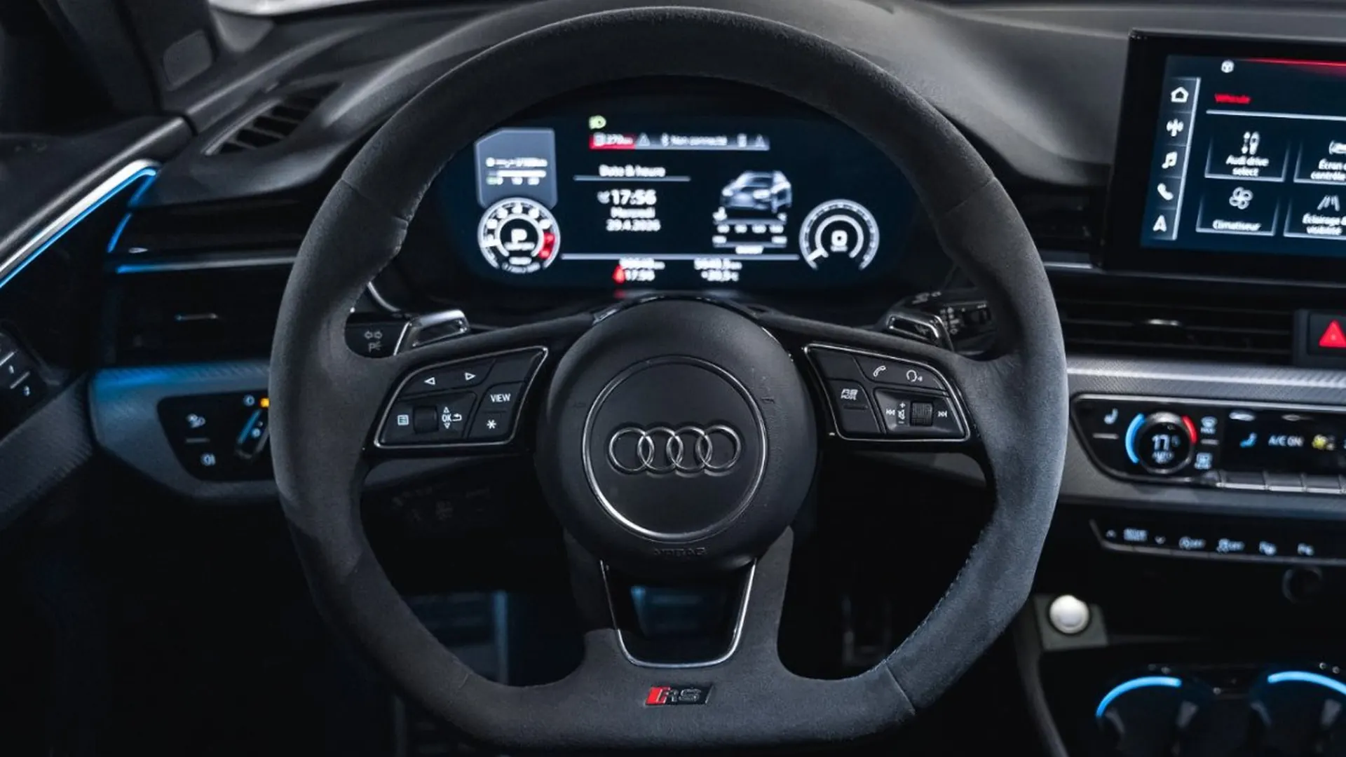 Audi RS4 — photo 33