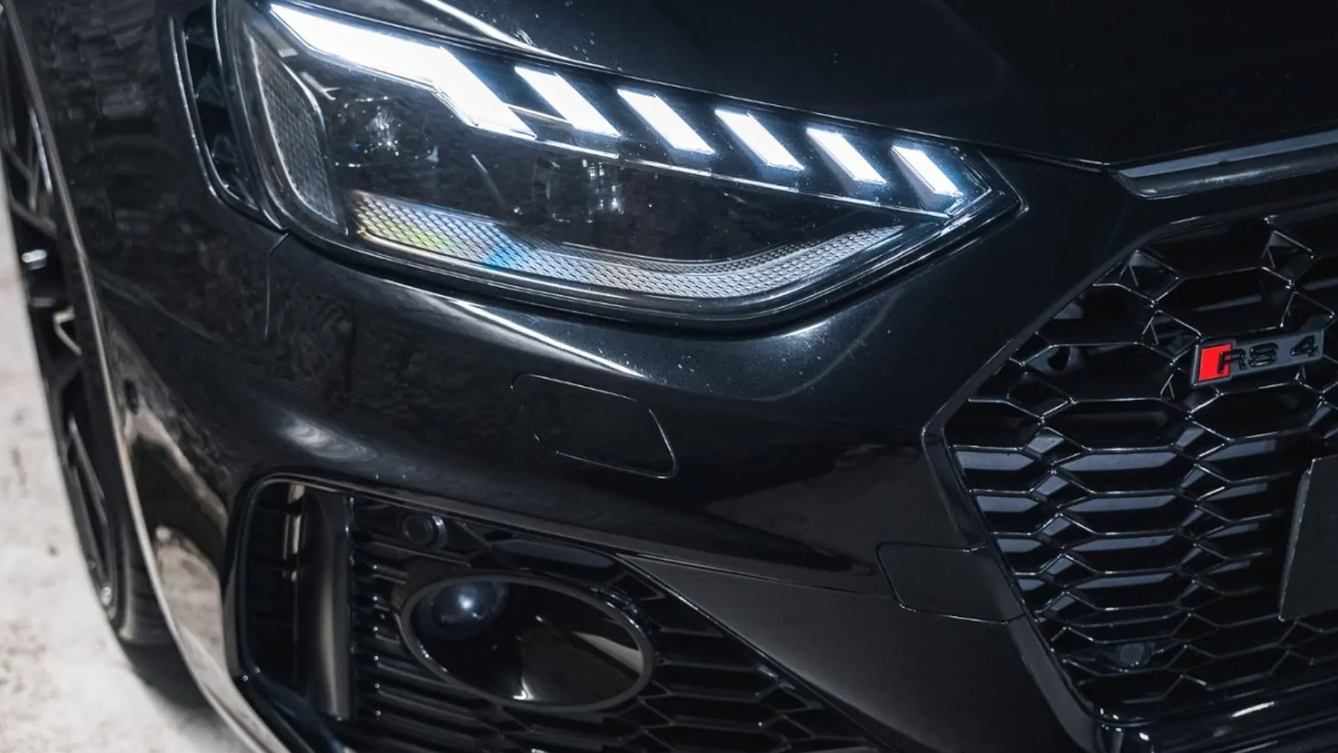 Audi RS4 — photo 5