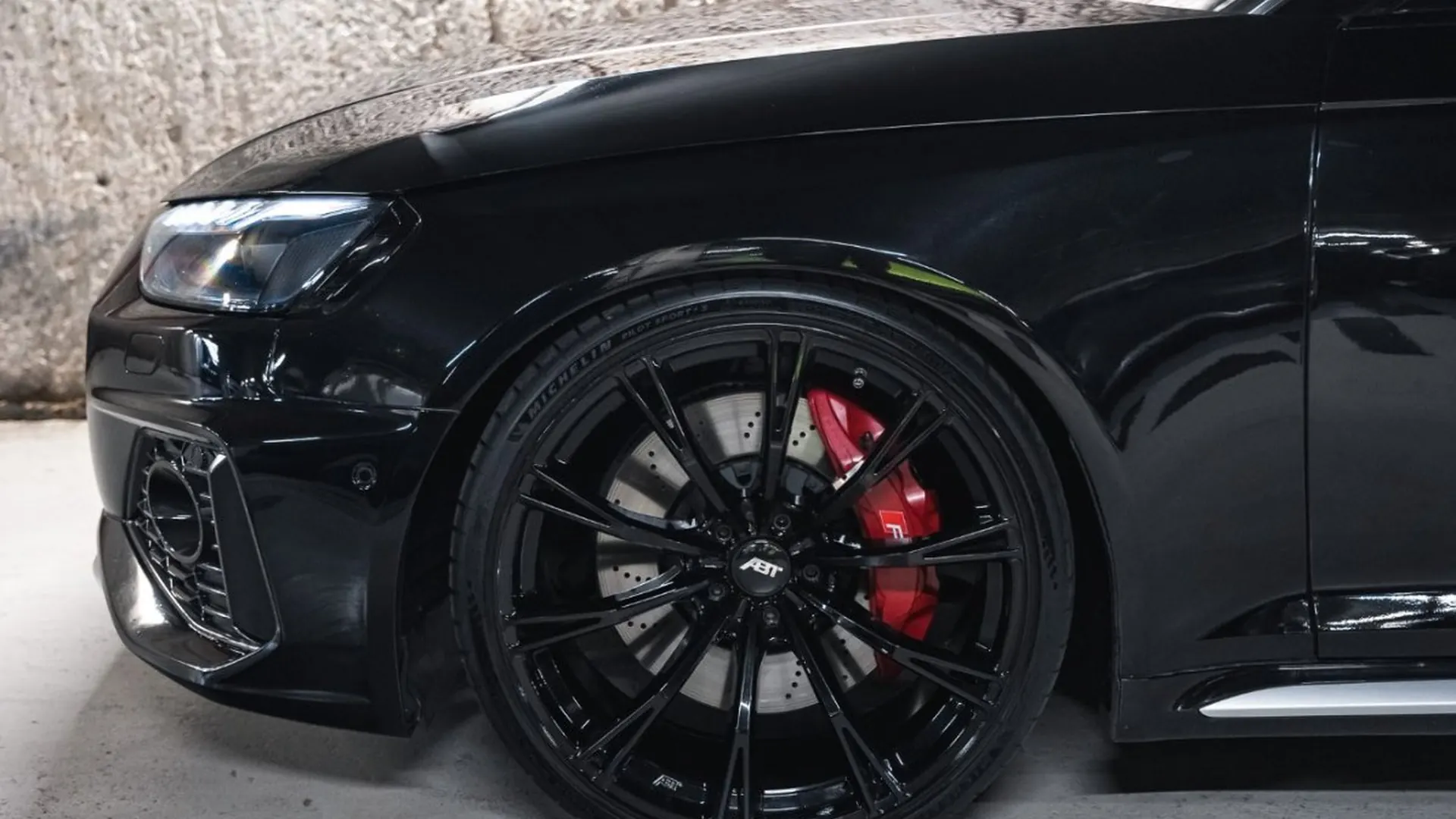 Audi RS4 — photo 10