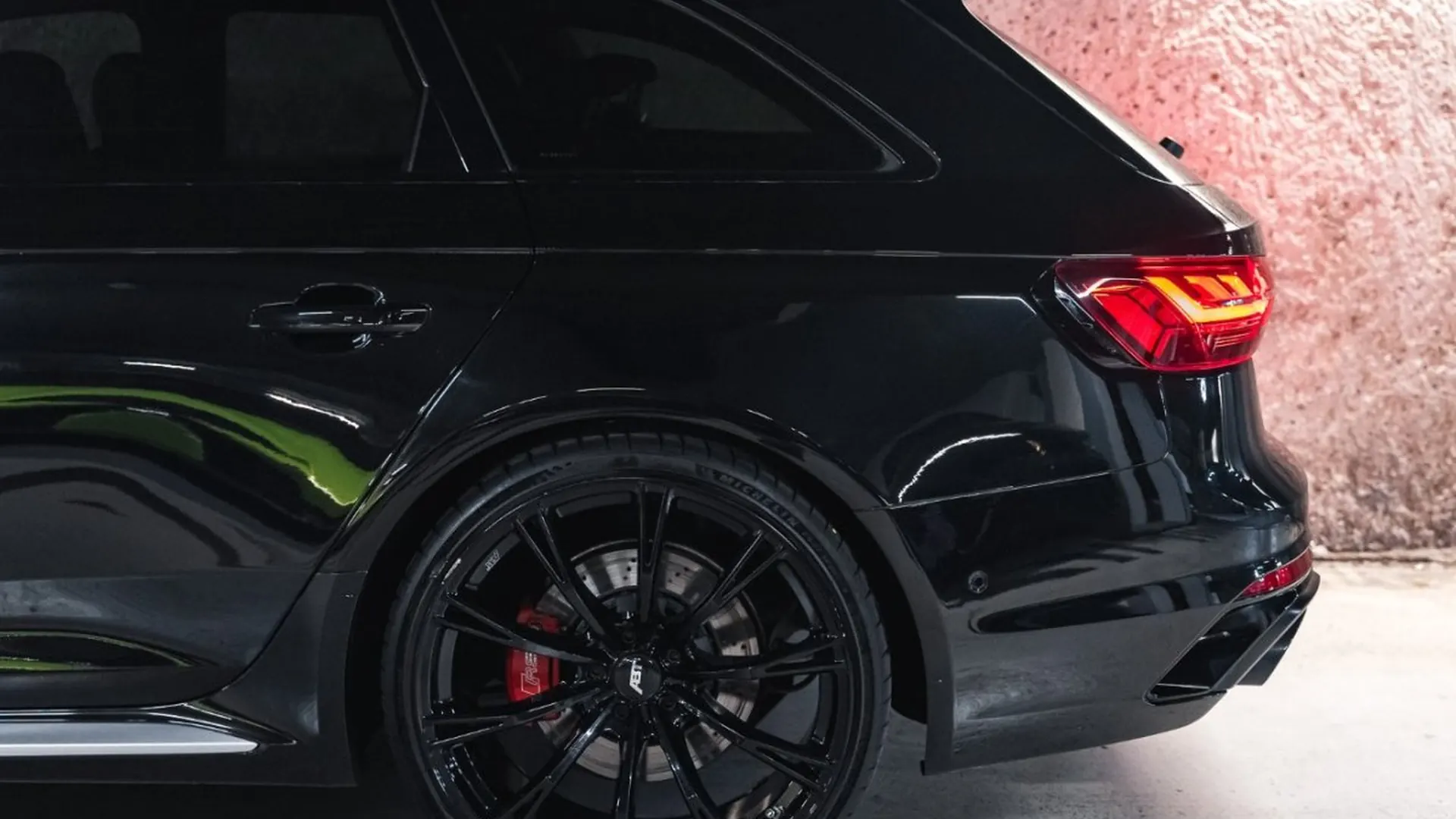 Audi RS4 — photo 12