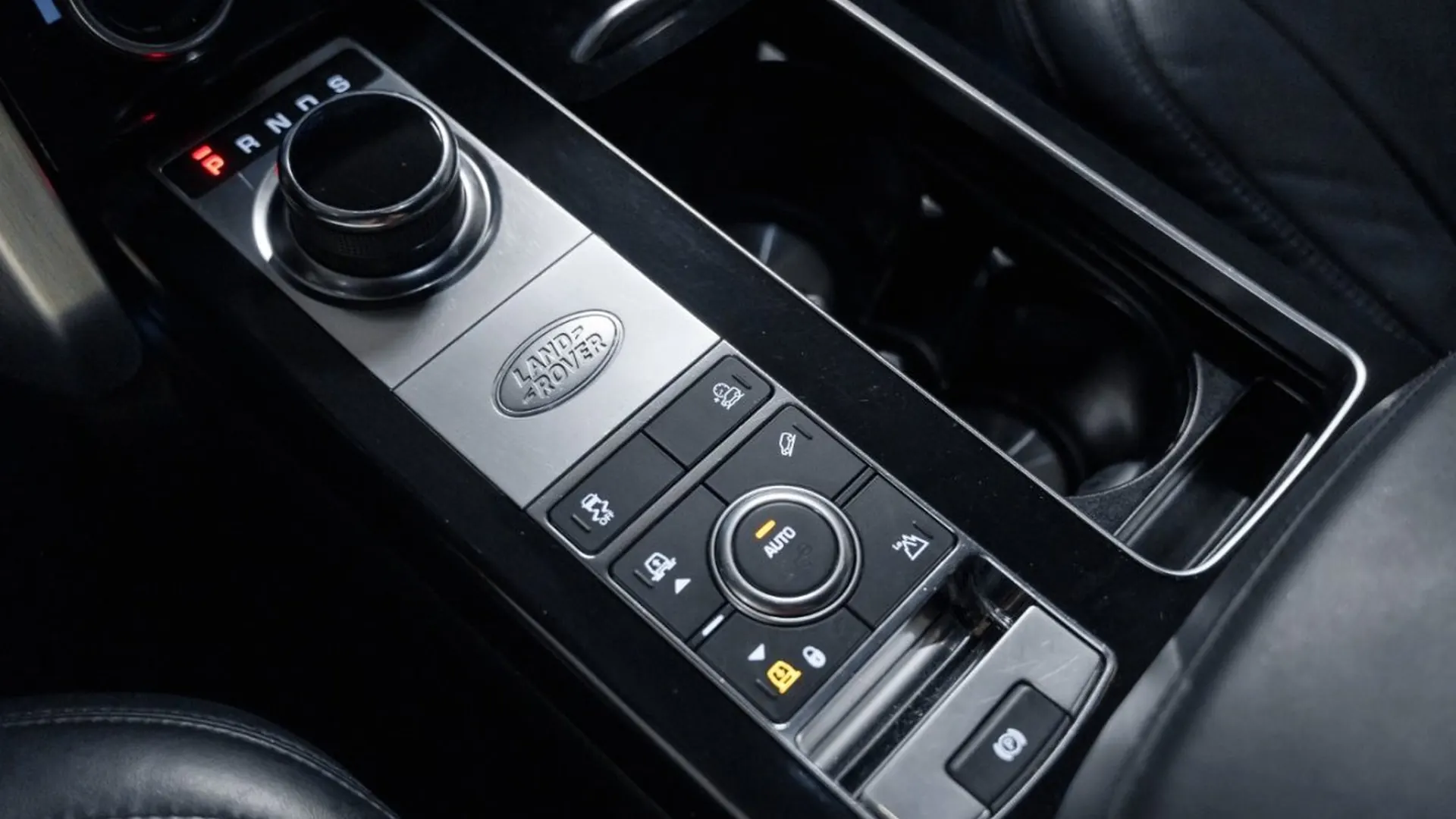 Land Rover Range Rover — photo 34