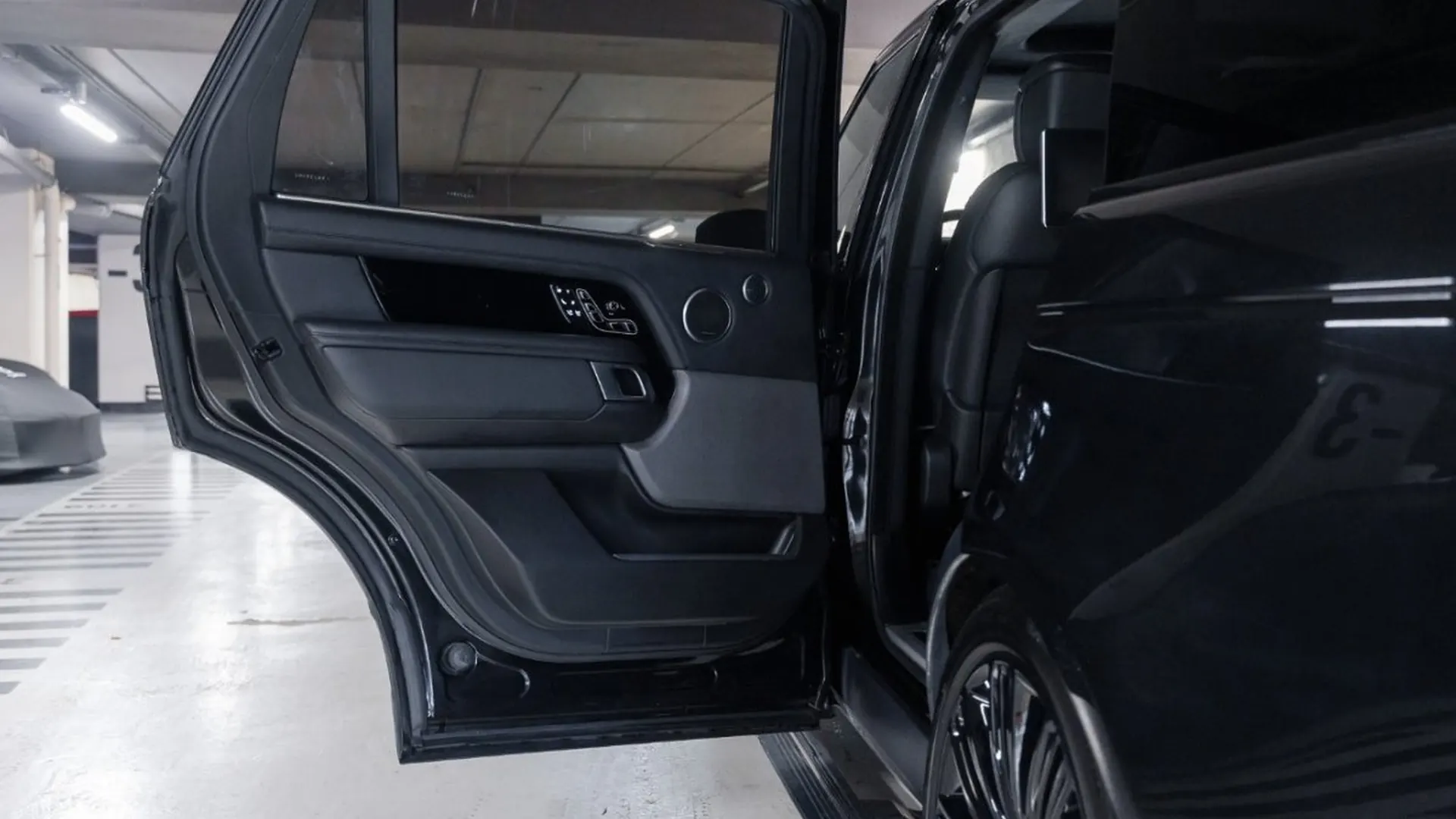 Land Rover Range Rover — photo 37