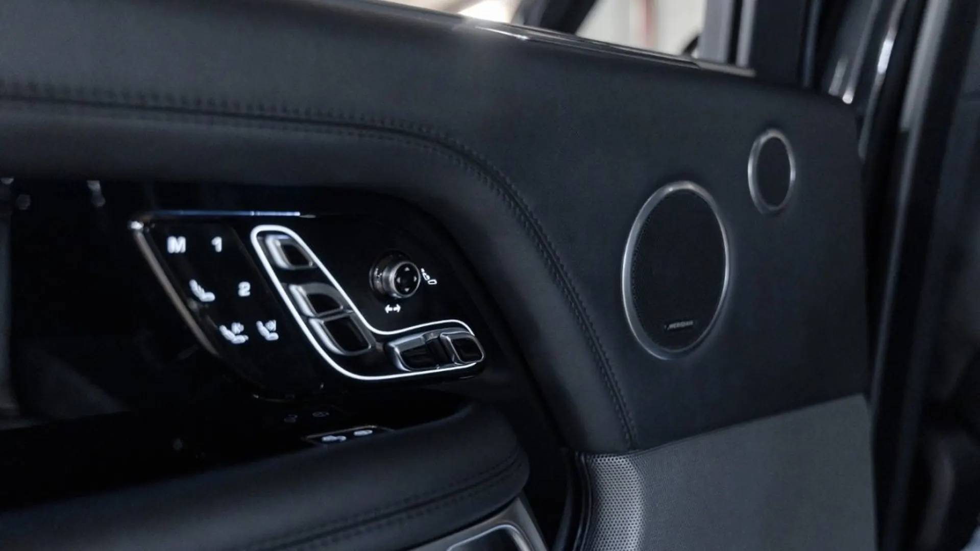 Land Rover Range Rover — photo 22