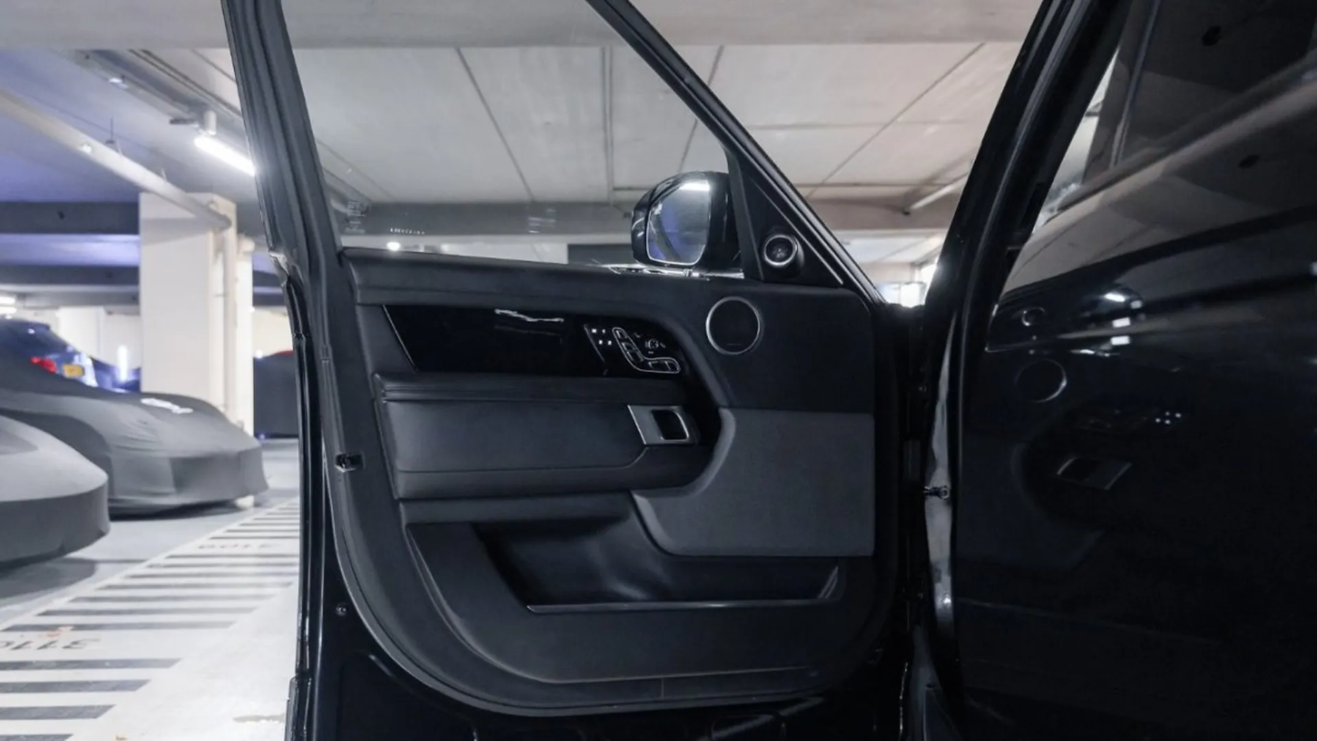 Land Rover Range Rover — photo 19