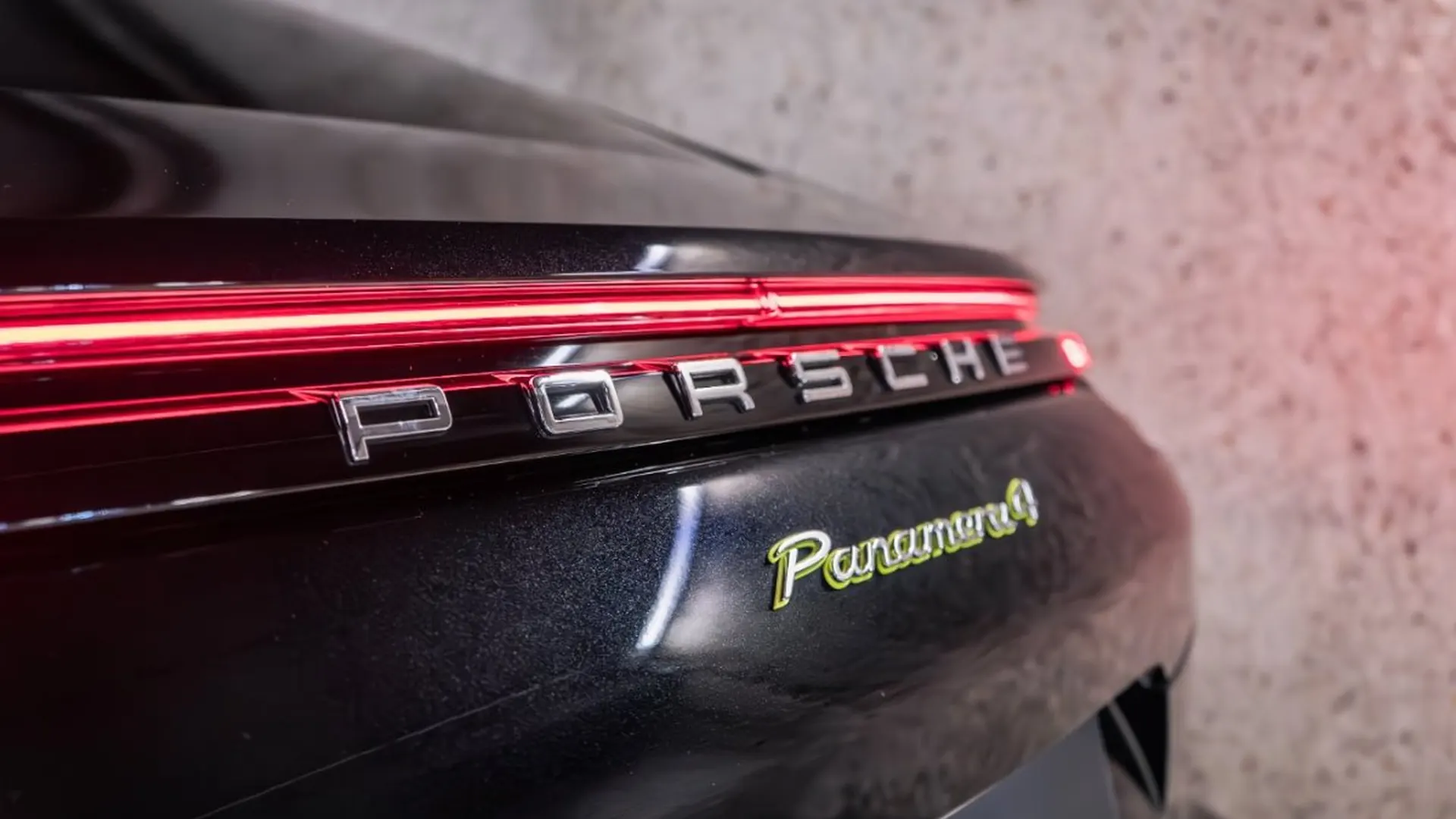 Porsche Panamera — photo 21