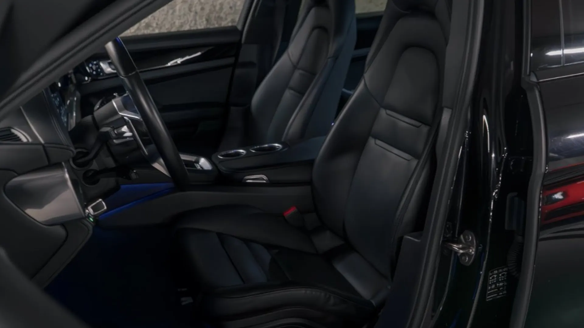 Porsche Panamera — photo 36