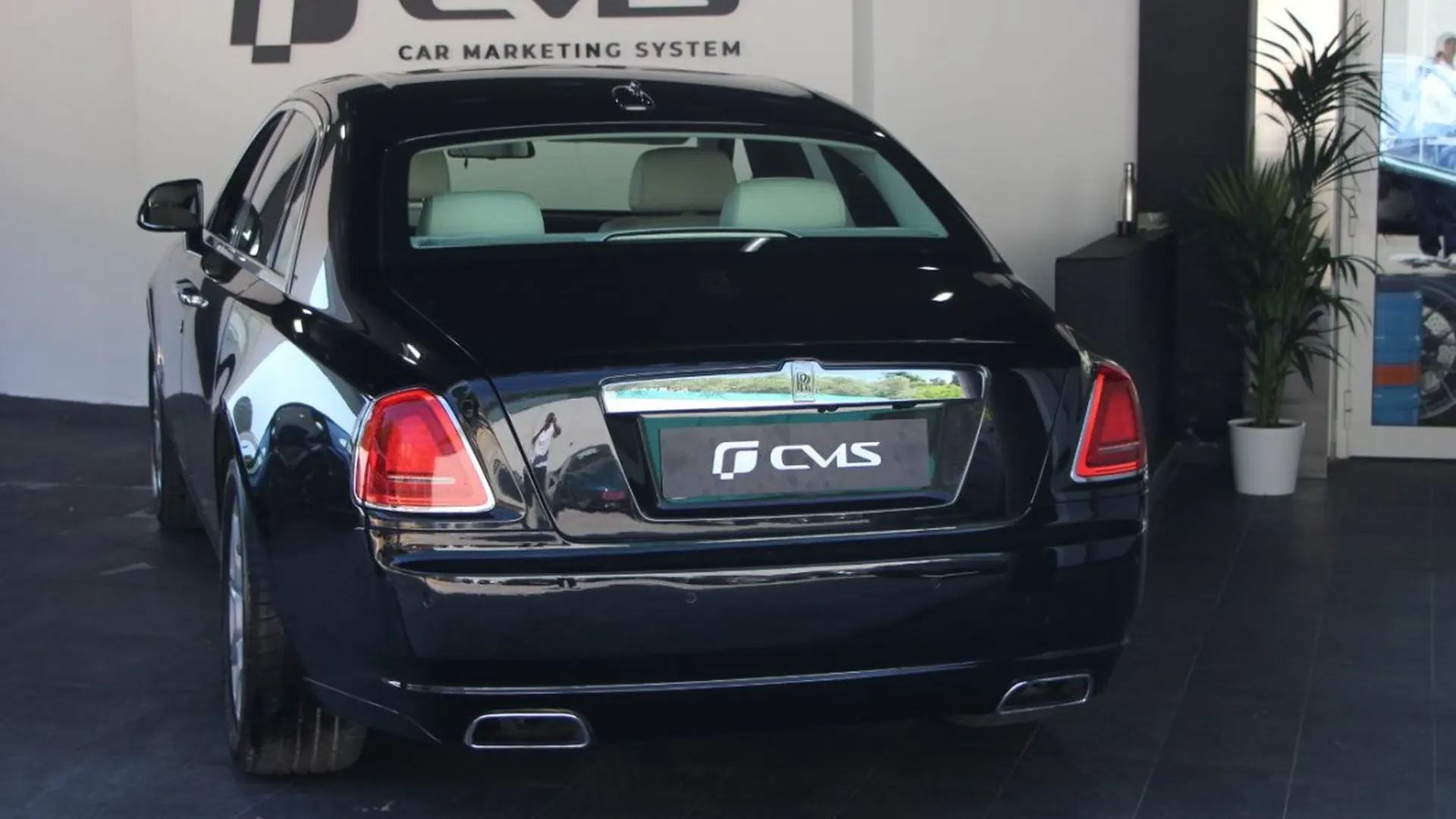 Rolls-Royce Ghost — photo 4