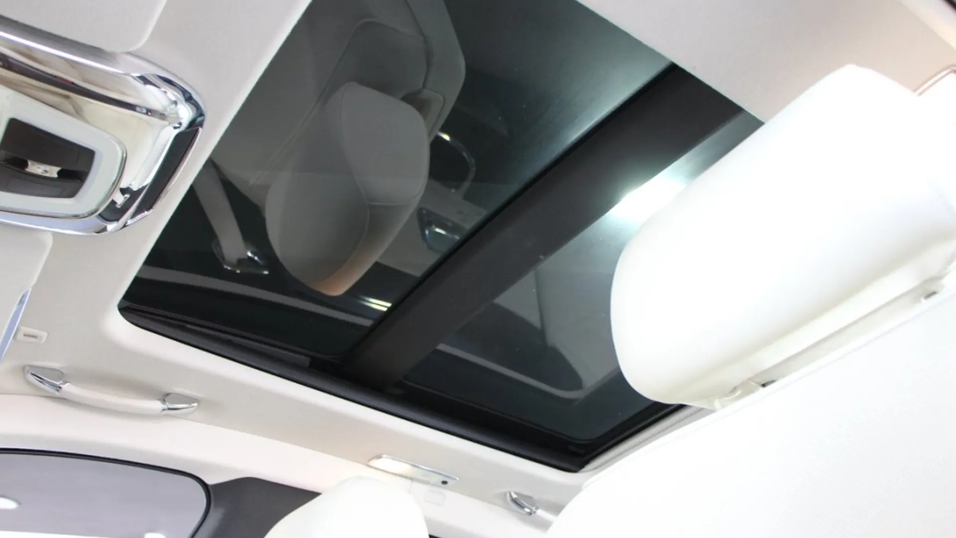 Rolls-Royce Ghost — photo 23
