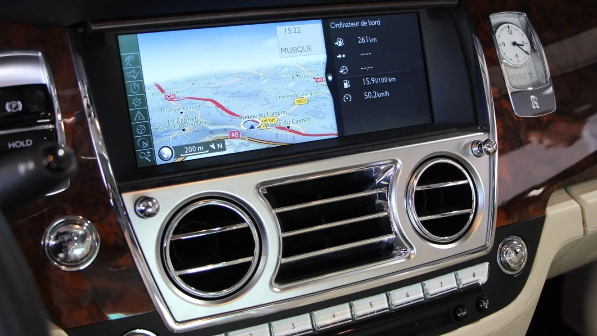 Rolls-Royce Ghost — photo 25