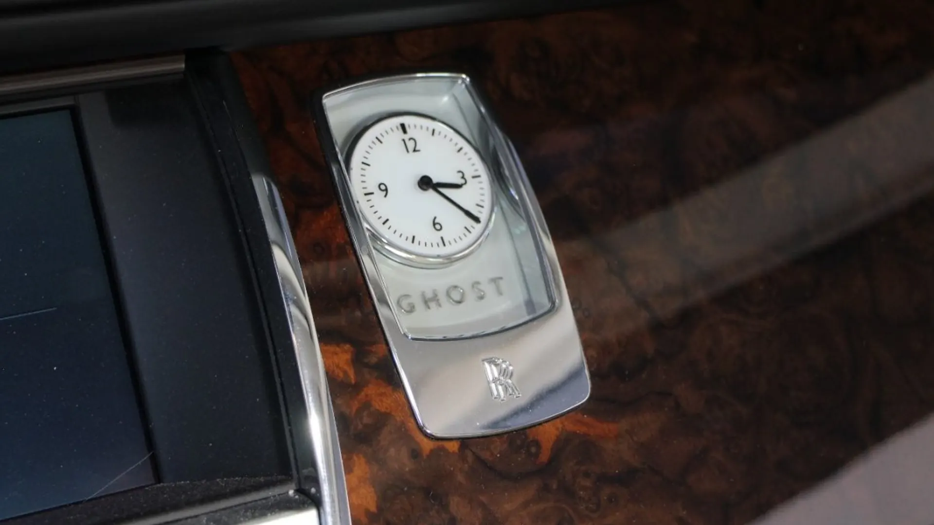 Rolls-Royce Ghost — photo 28