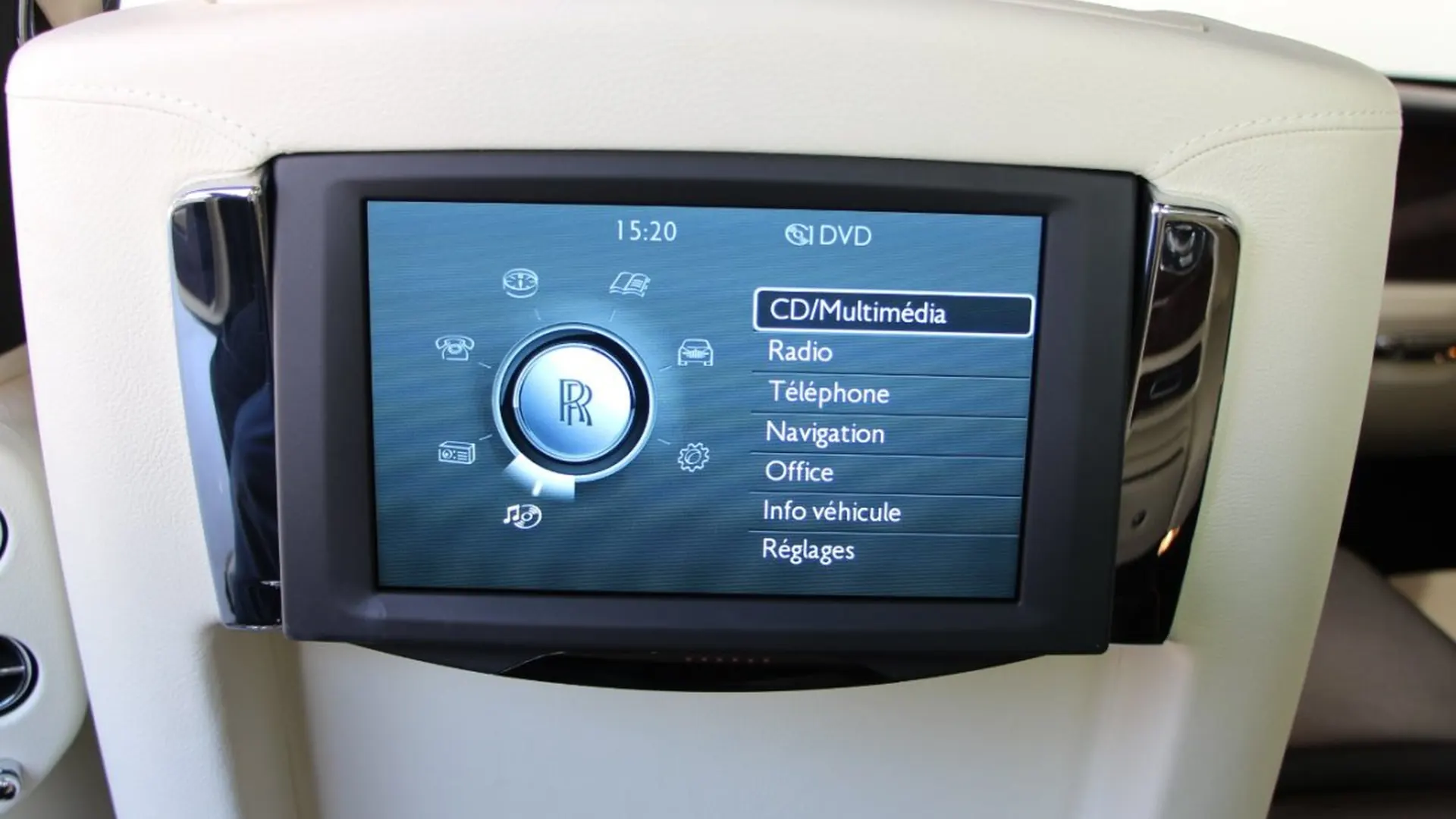 Rolls-Royce Ghost — photo 22