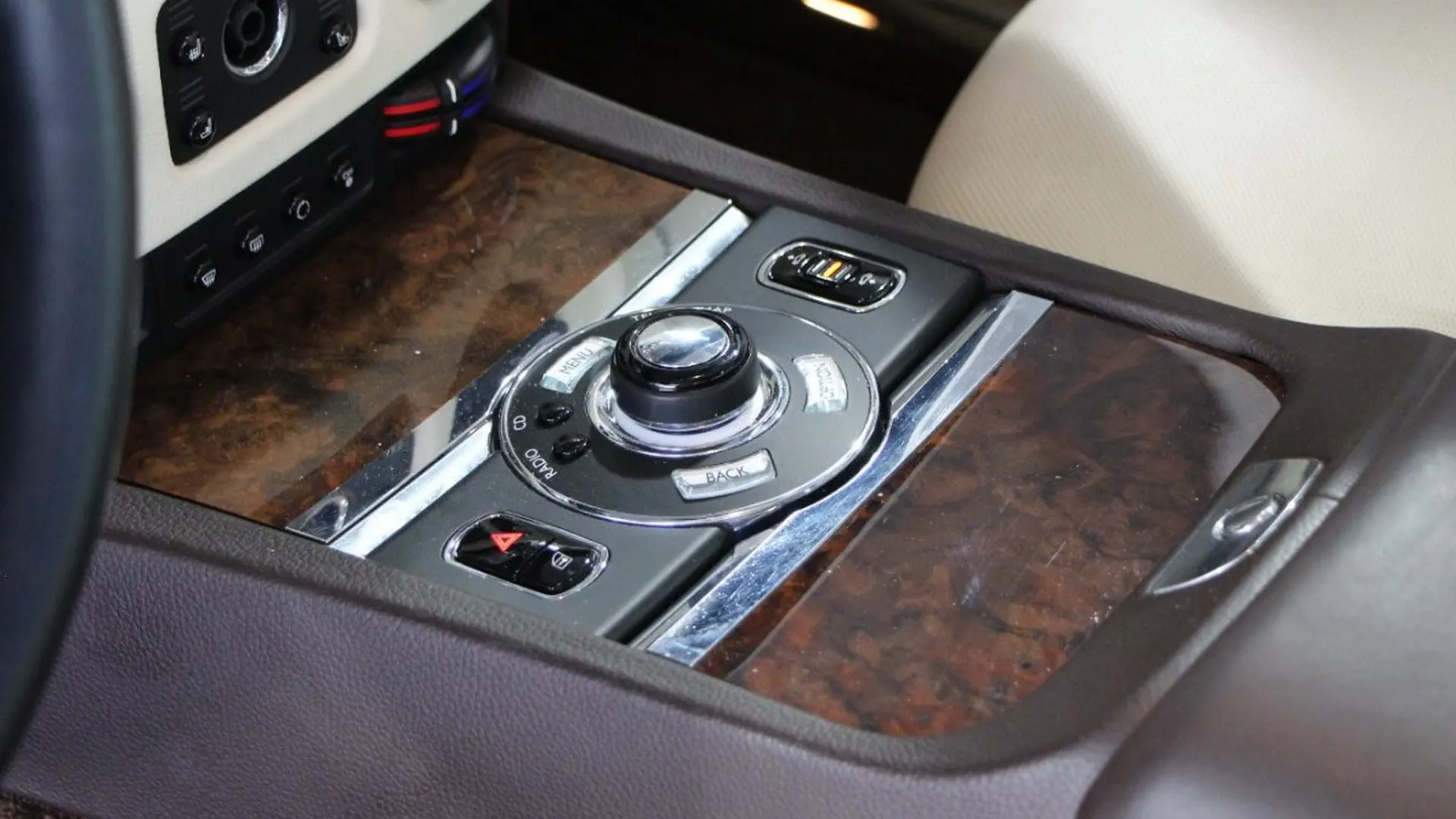 Rolls-Royce Ghost — photo 19