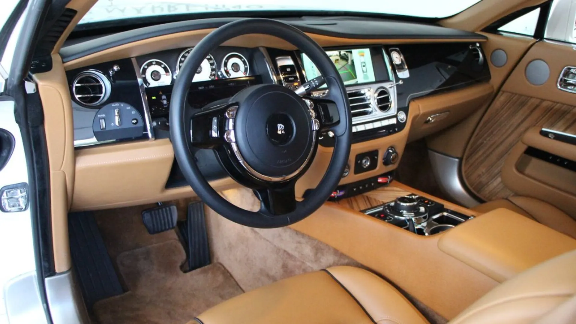 Rolls-Royce Wraith — photo 8