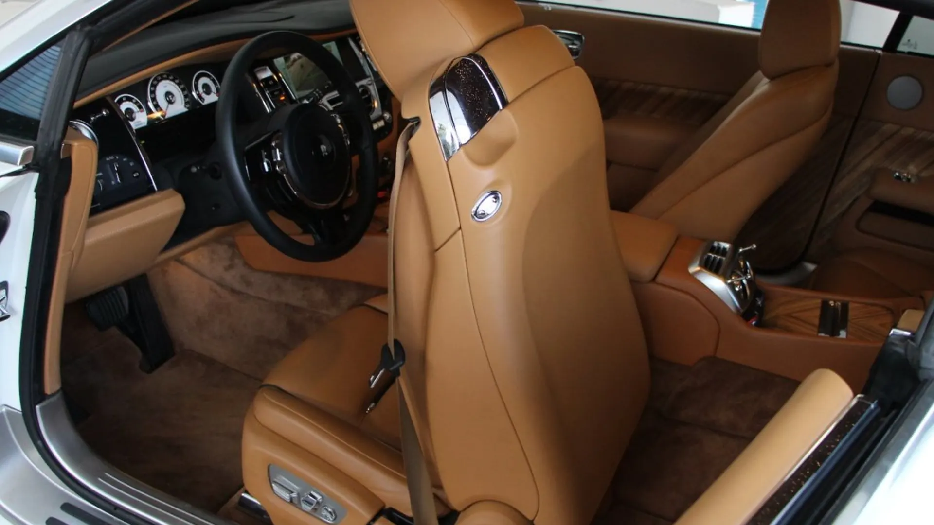 Rolls-Royce Wraith — photo 13