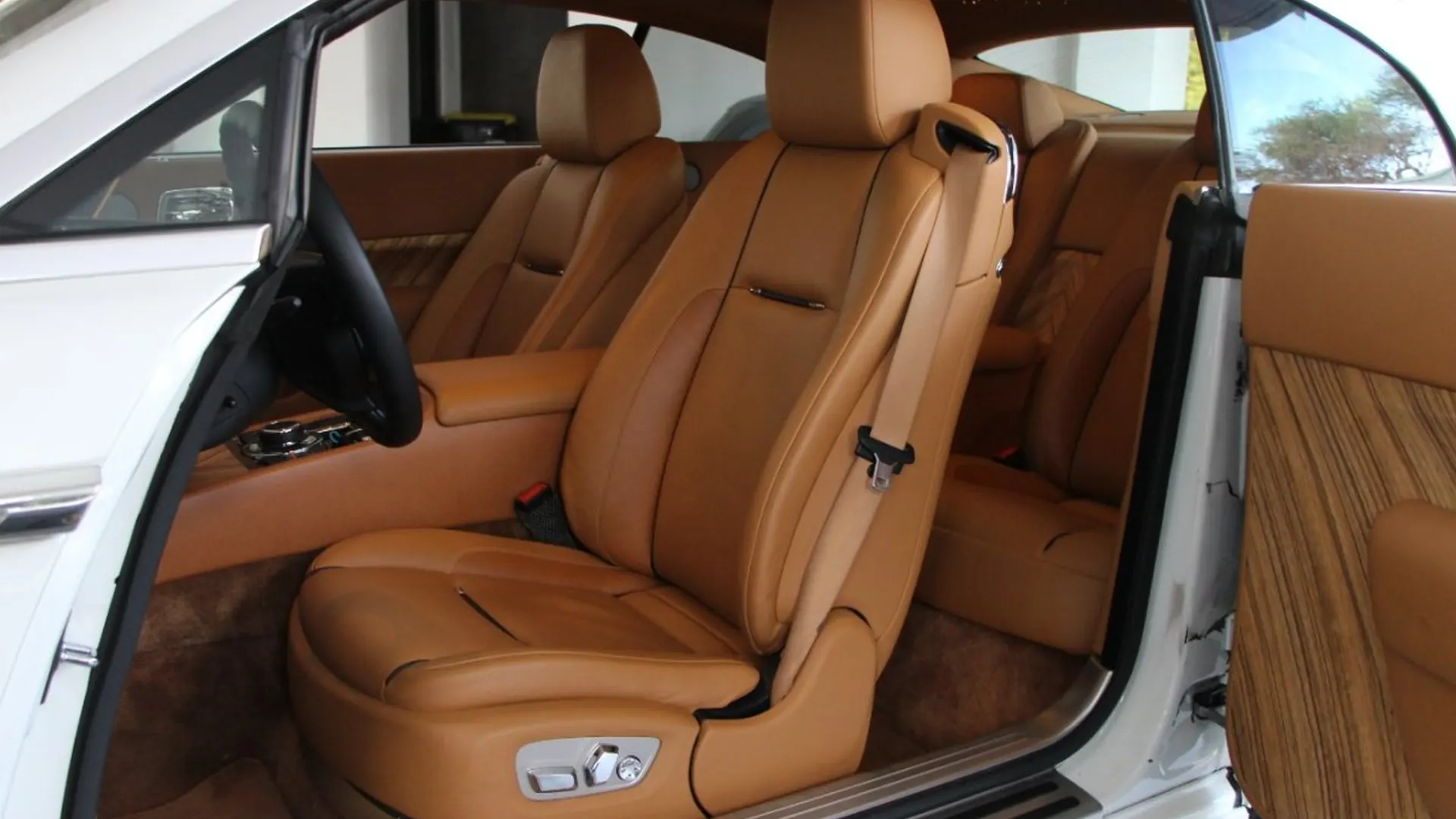 Rolls-Royce Wraith — photo 10