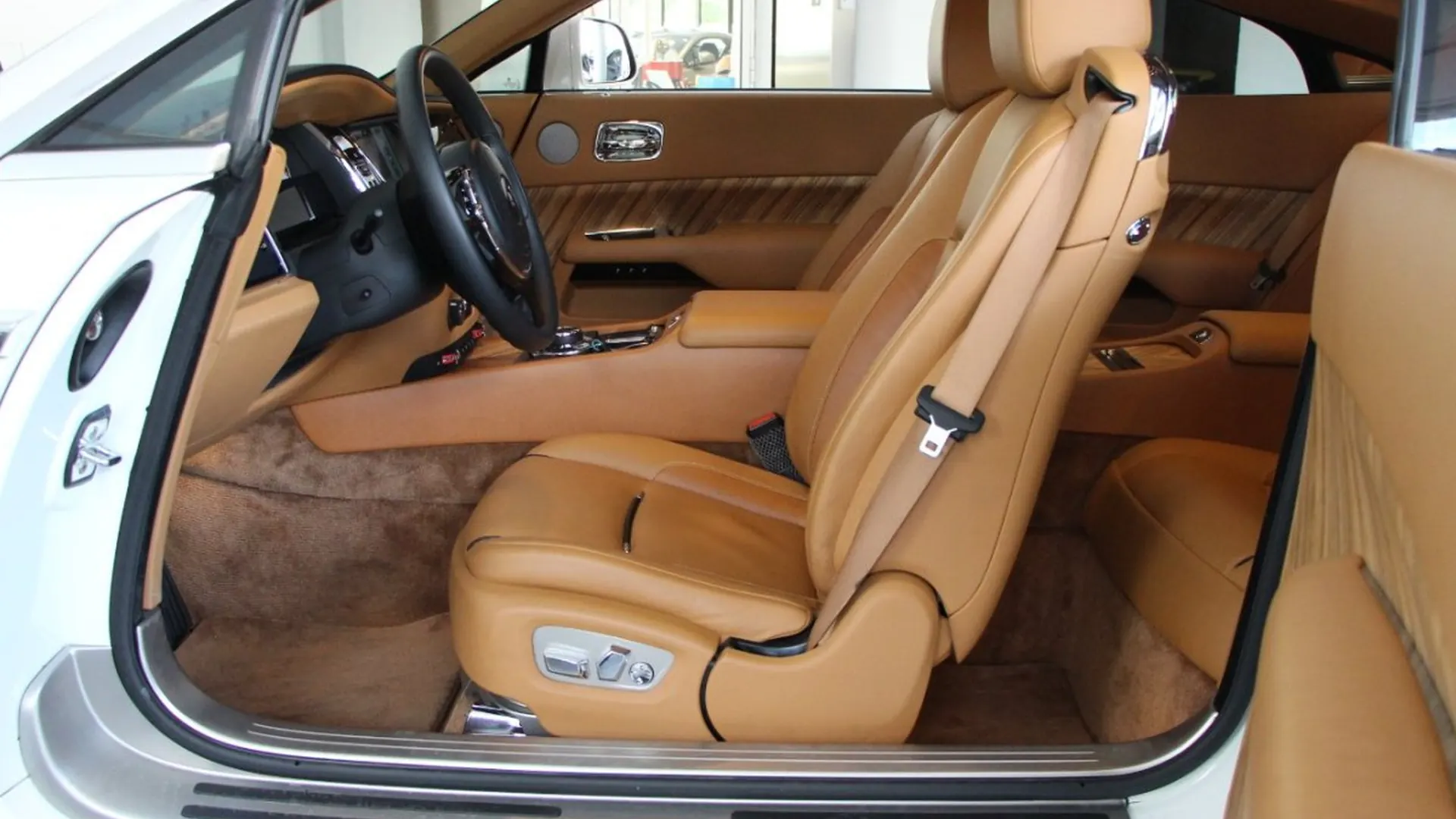 Rolls-Royce Wraith — photo 9