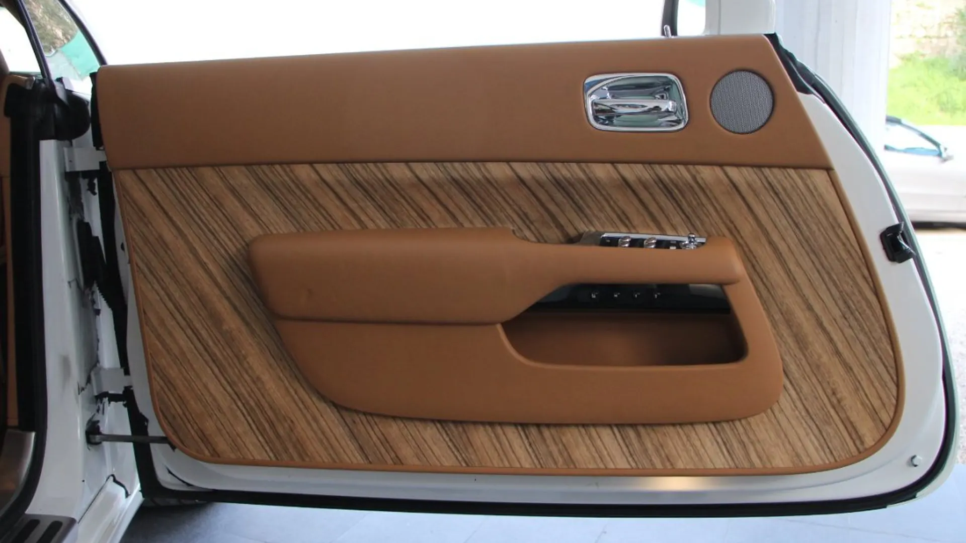 Rolls-Royce Wraith — photo 11