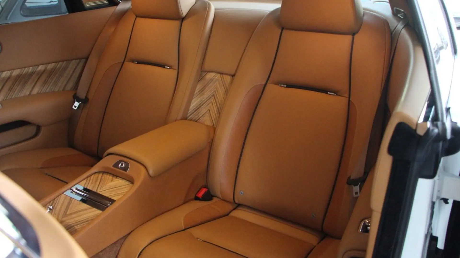 Rolls-Royce Wraith — photo 12