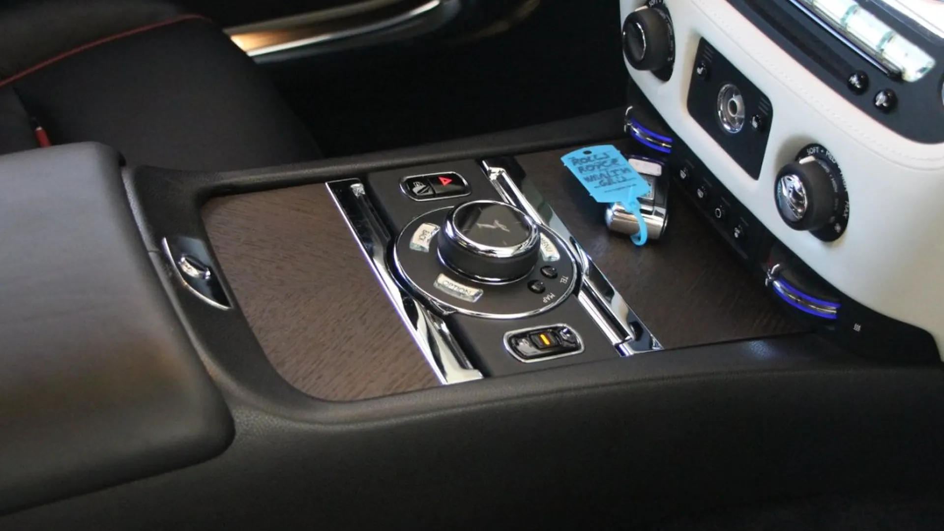 Rolls-Royce Wraith — photo 35