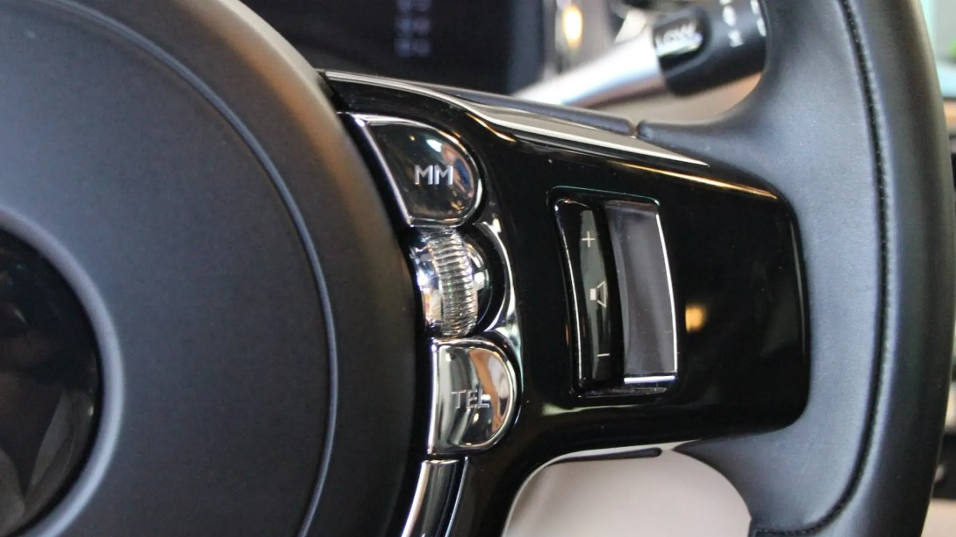 Rolls-Royce Wraith — photo 26