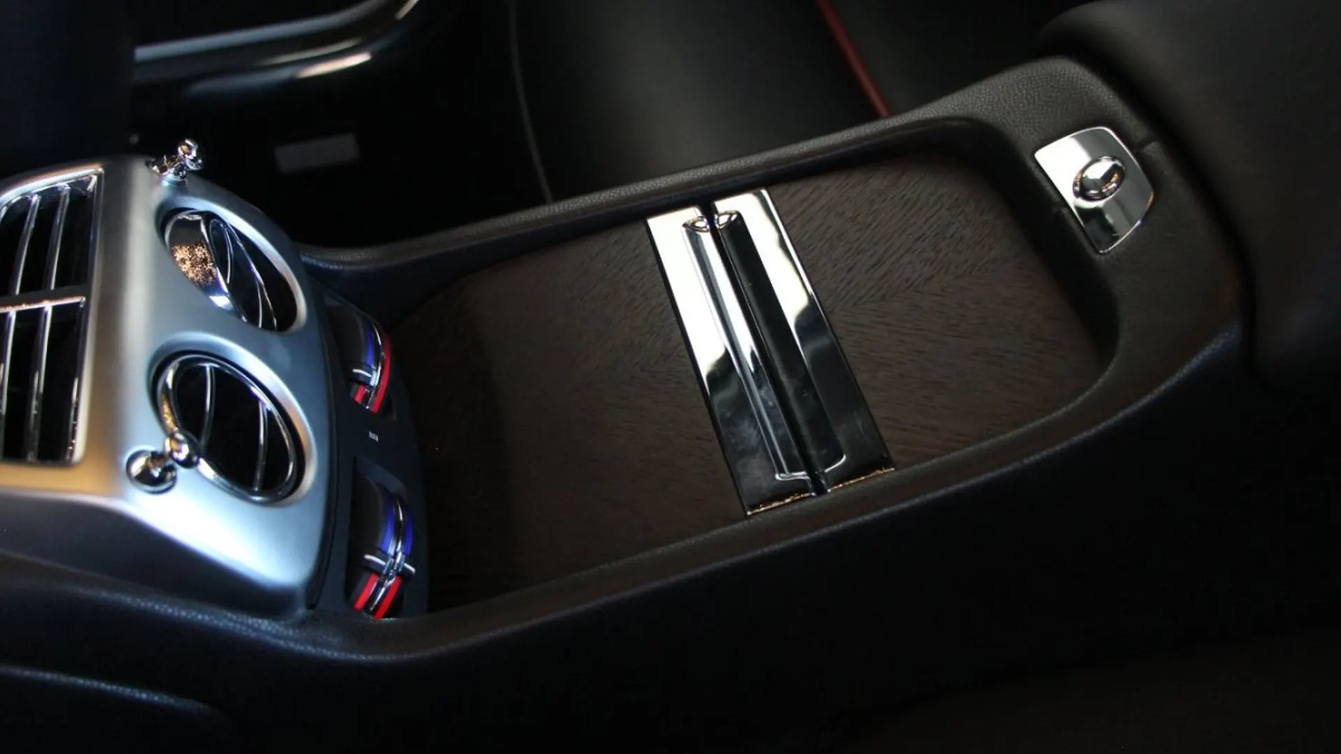 Rolls-Royce Wraith — photo 13