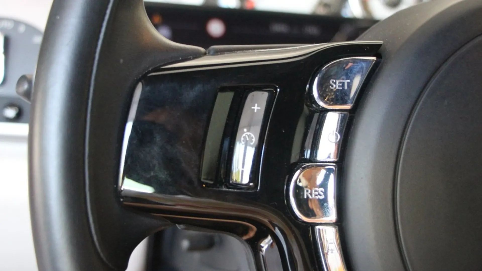 Rolls-Royce Wraith — photo 27