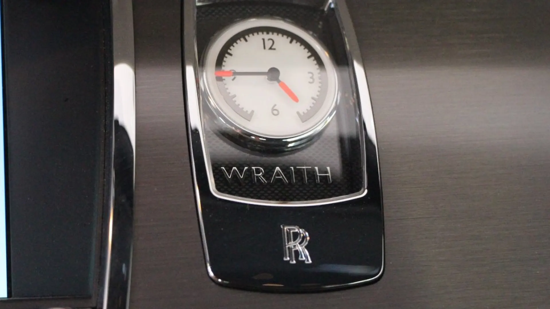 Rolls-Royce Wraith — photo 22