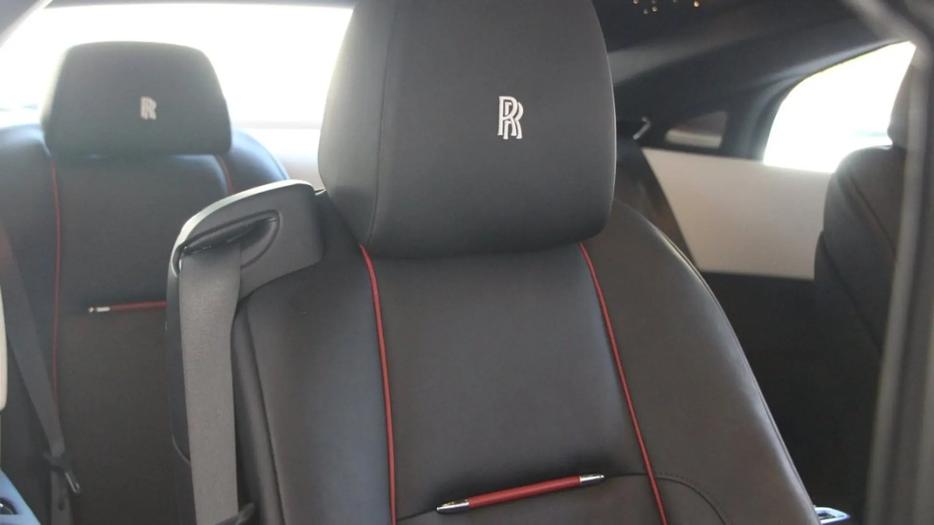 Rolls-Royce Wraith — photo 32