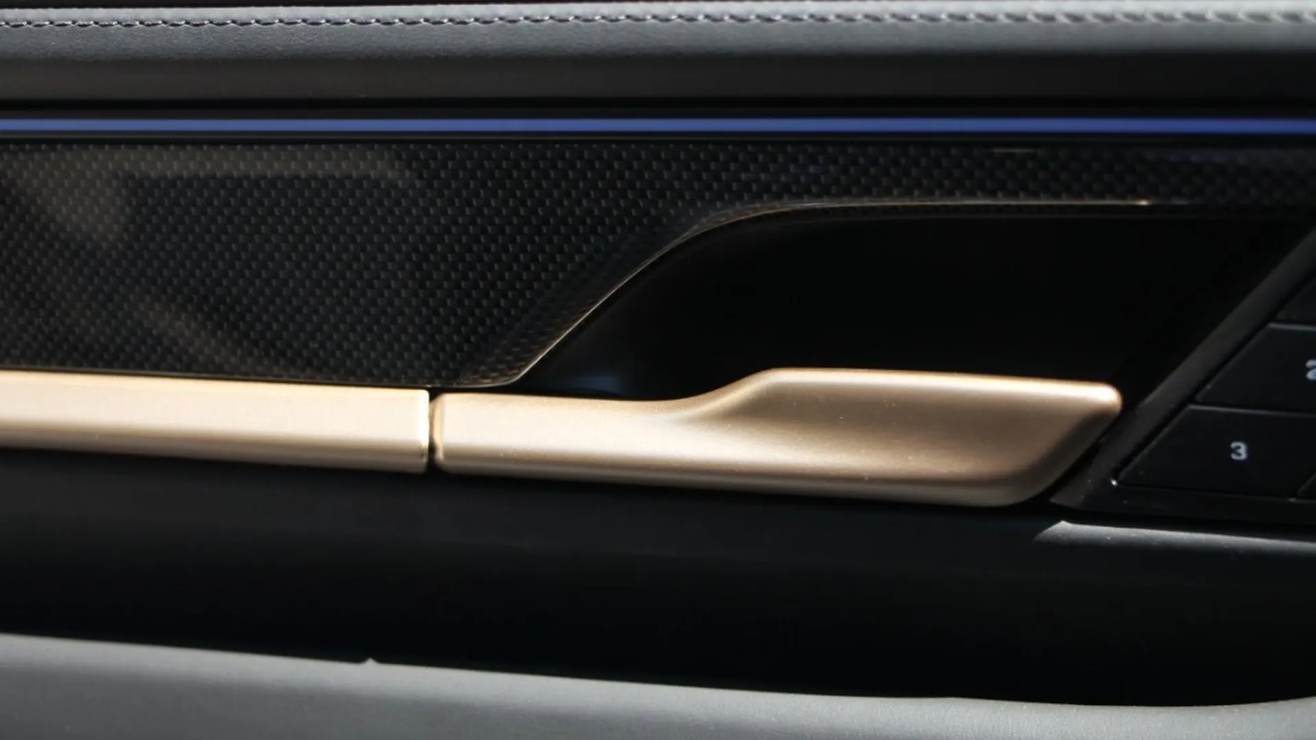 Porsche Macan — photo 31