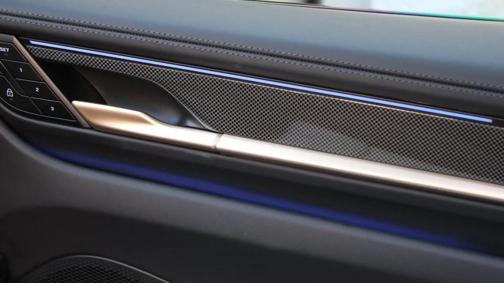 Porsche Macan — photo 26